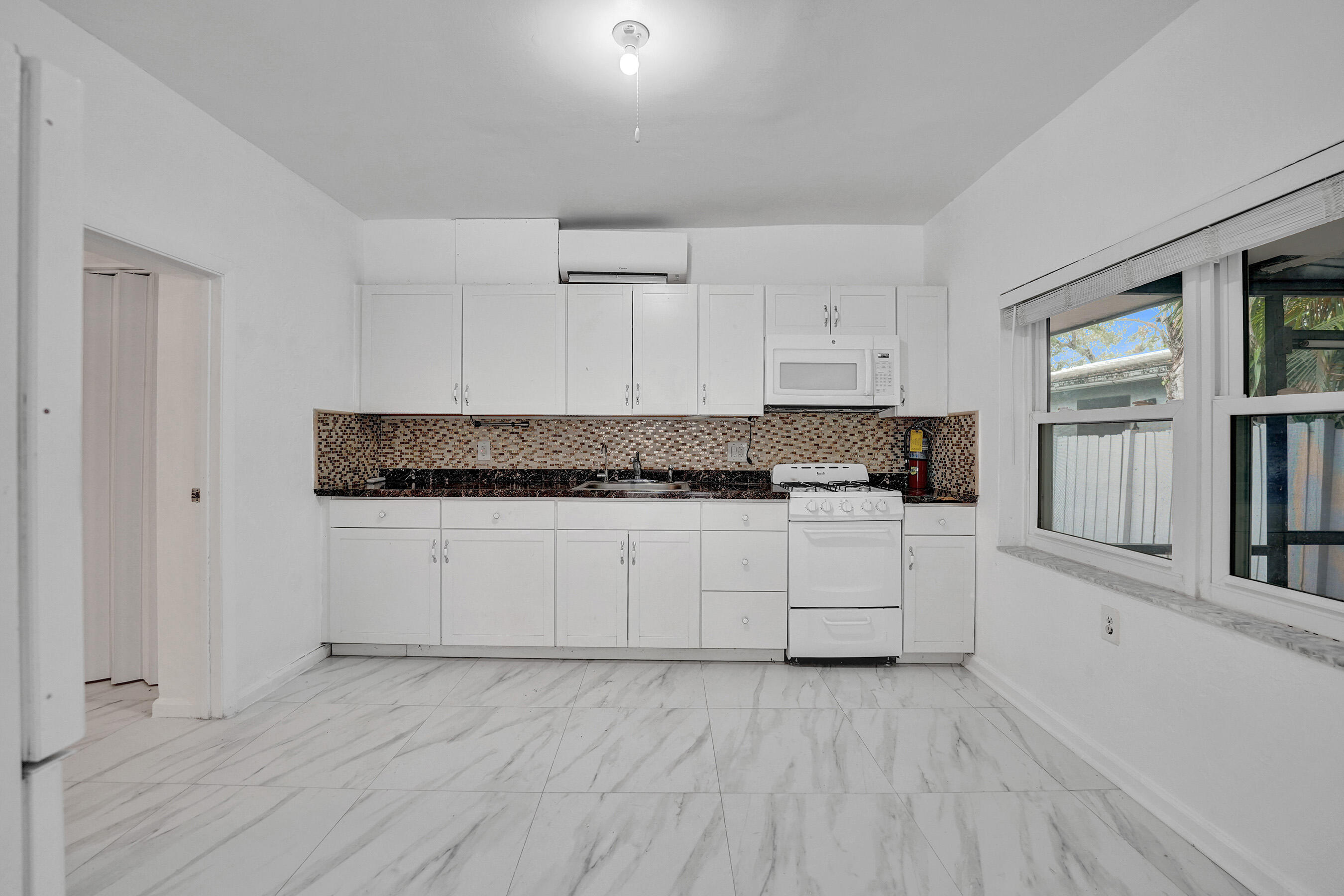 EVERGLADE LAND SALES CO - Residential Income