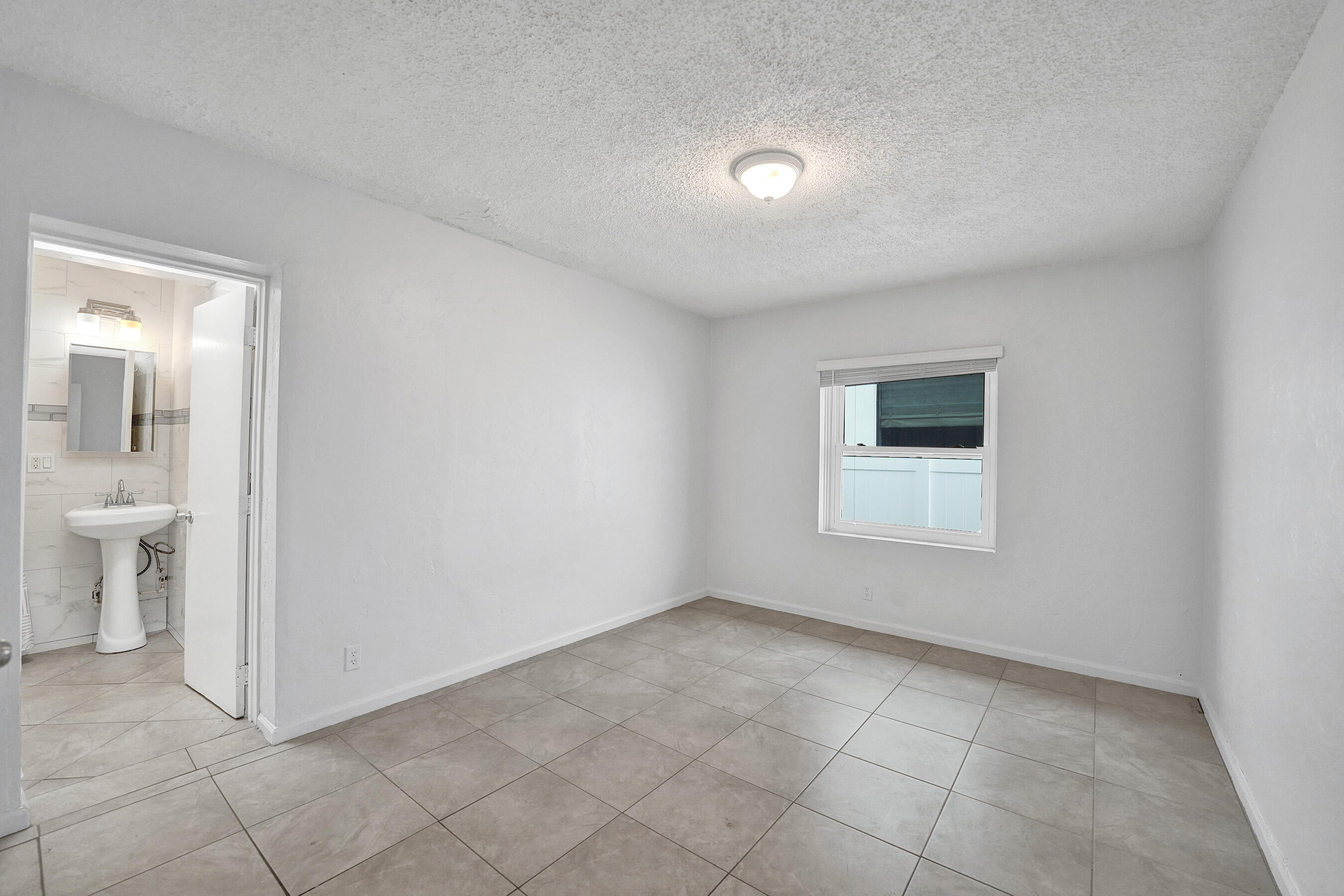 EVERGLADE LAND SALES CO - Residential Income
