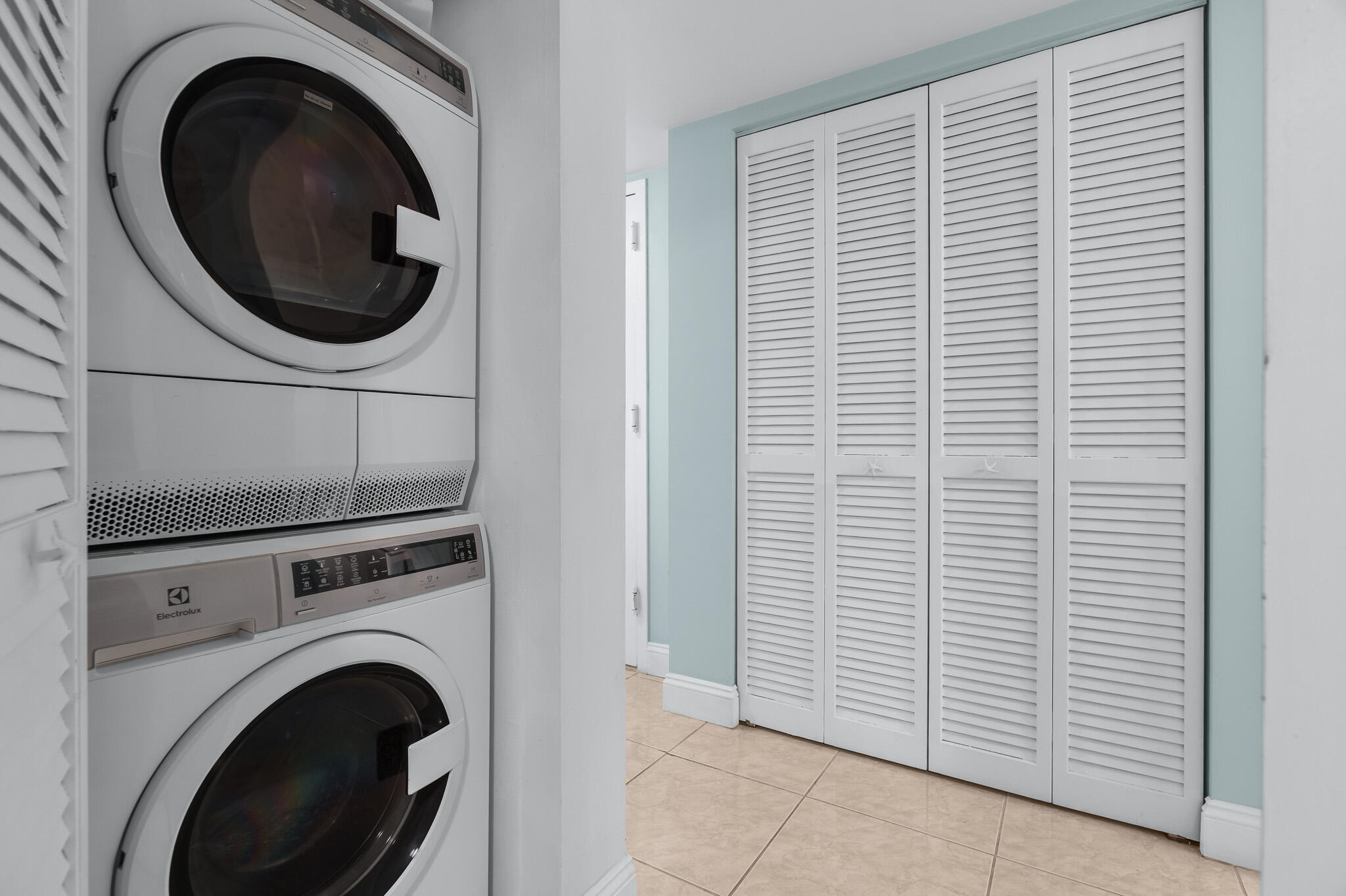 RENAISSANCE OF POMPANO BEACH III - Residential Lease