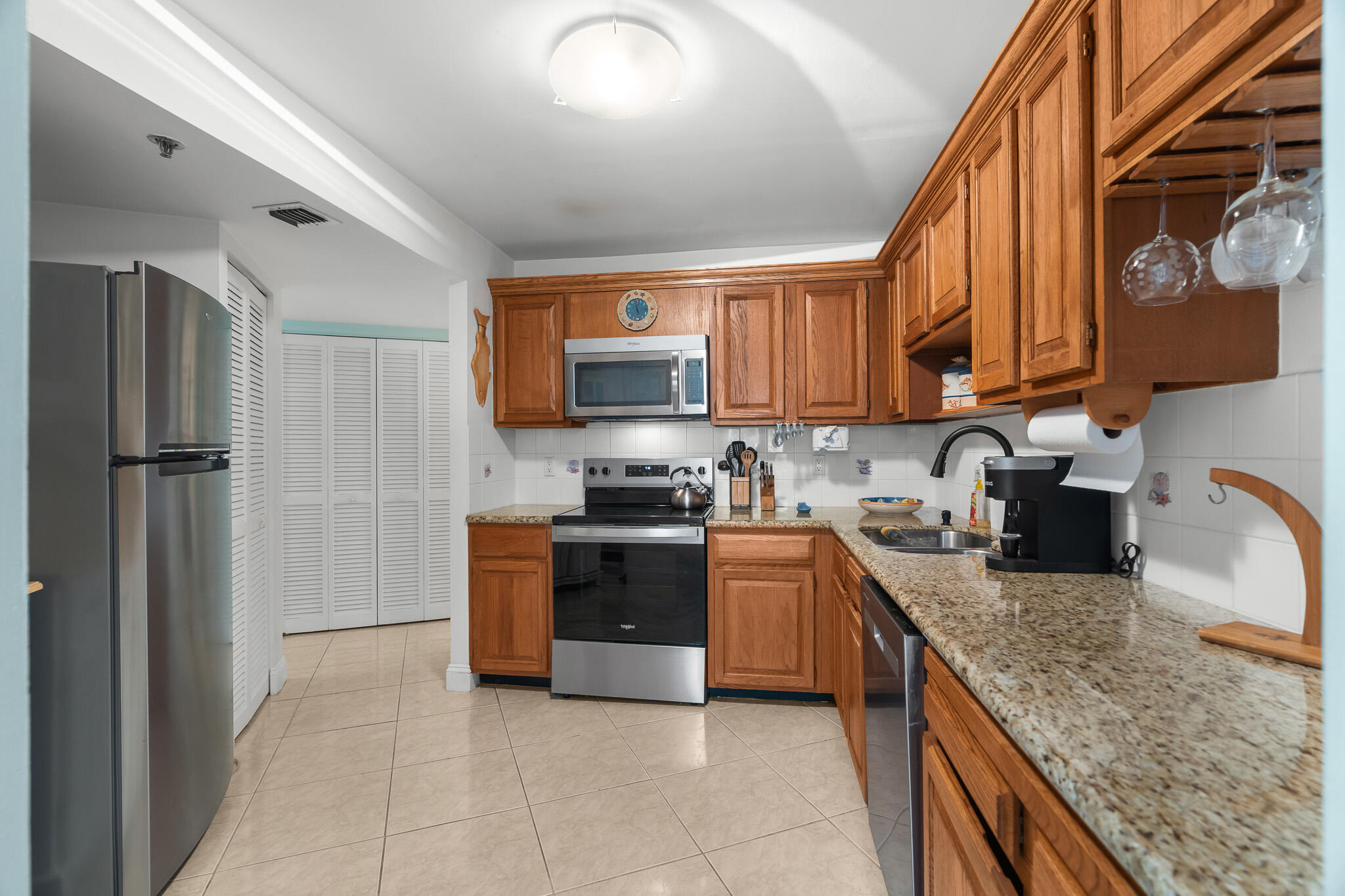 RENAISSANCE OF POMPANO BEACH III - Residential Lease