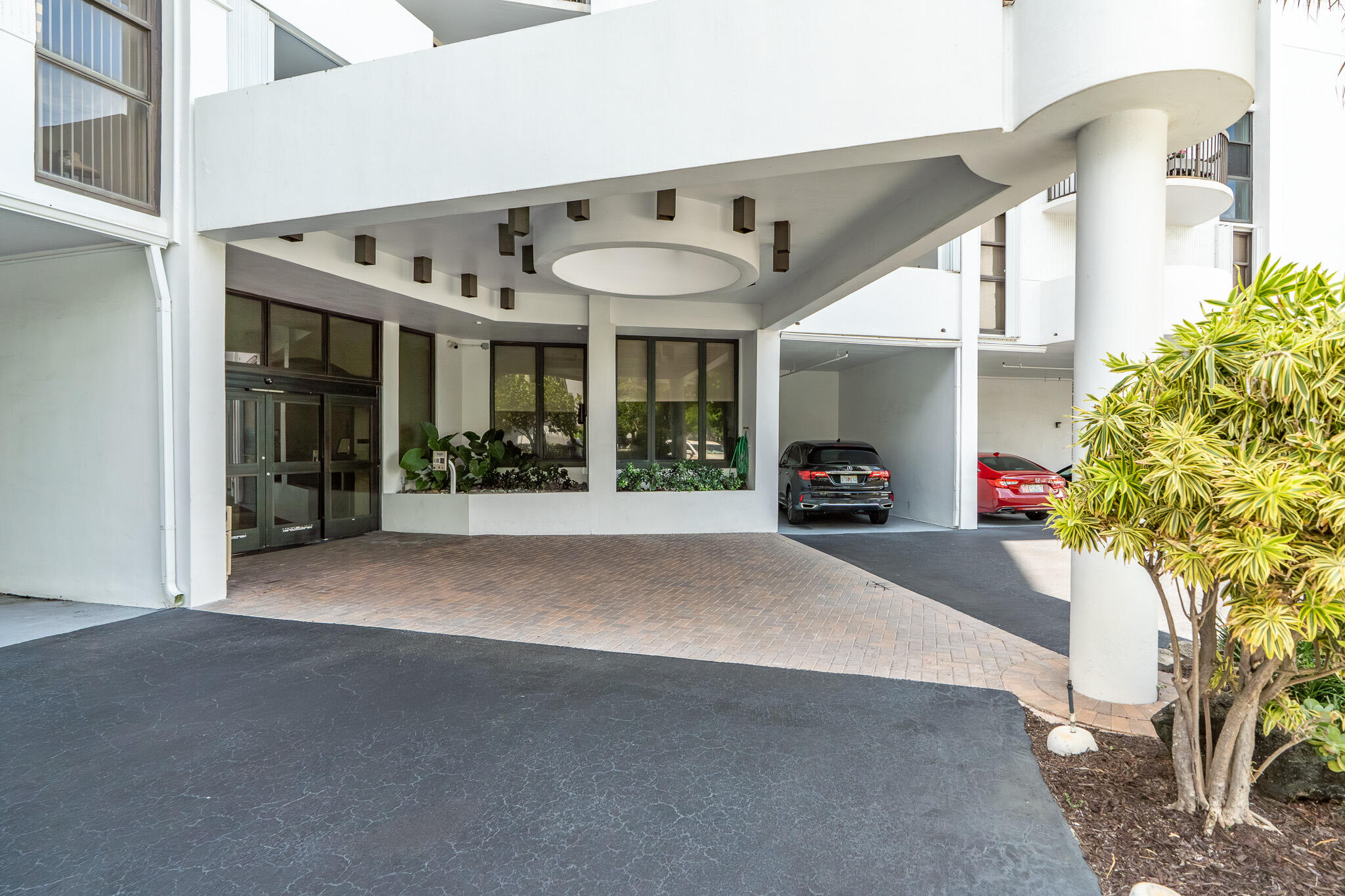 RENAISSANCE OF POMPANO BEACH III - Residential Lease