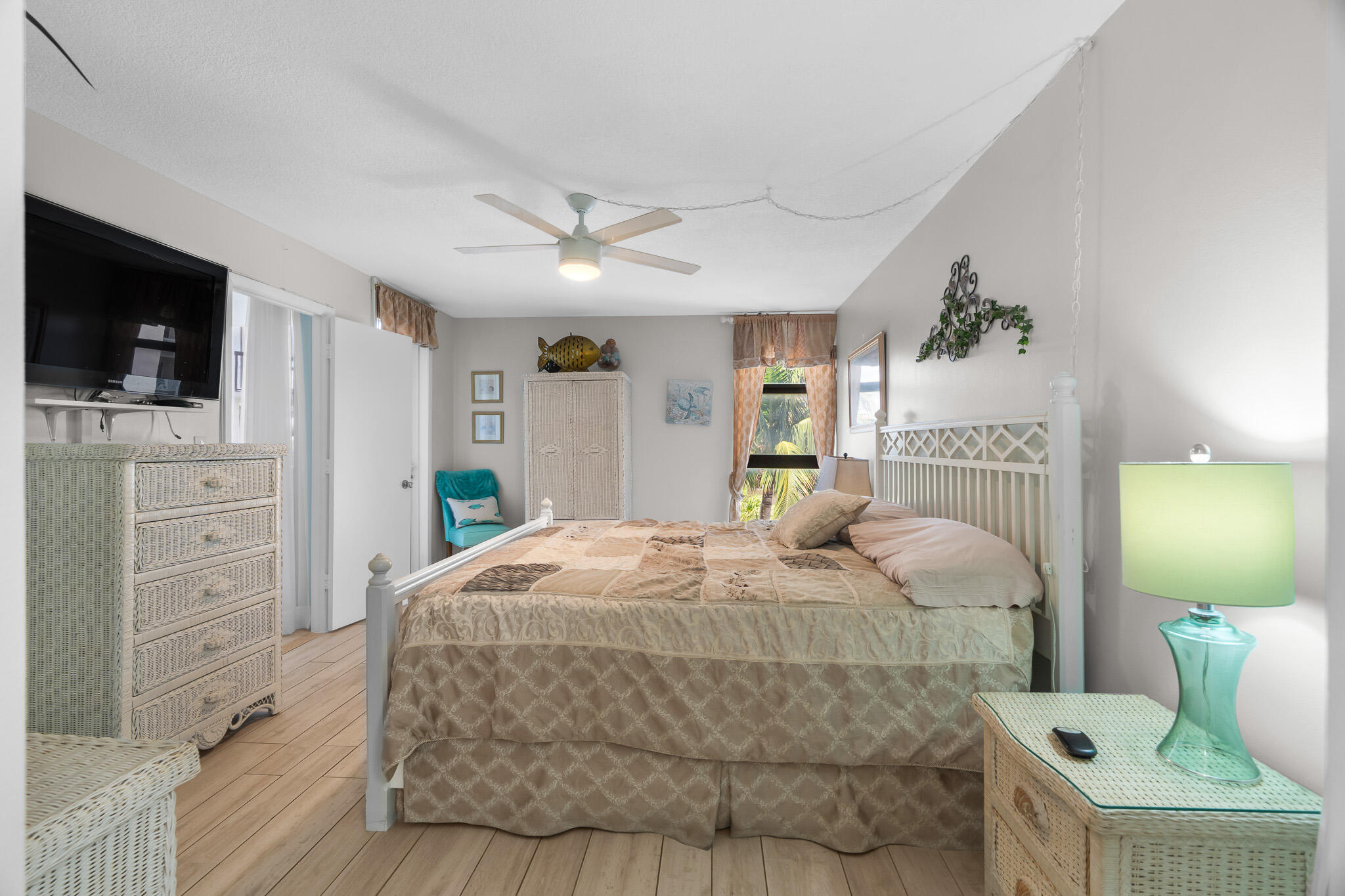 RENAISSANCE OF POMPANO BEACH III - Residential Lease