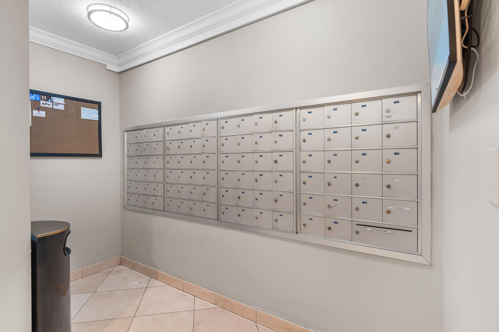 RENAISSANCE OF POMPANO BEACH III - Residential Lease