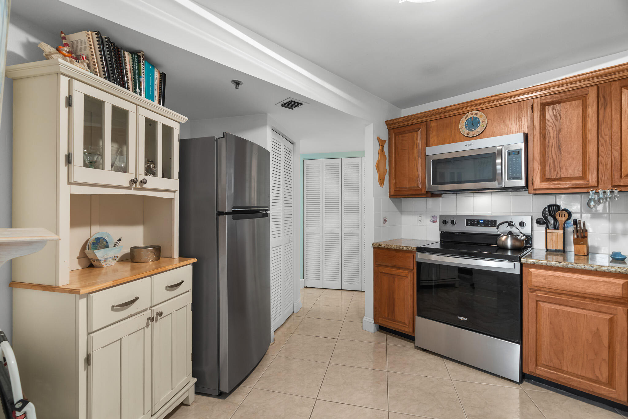 RENAISSANCE OF POMPANO BEACH III - Residential Lease