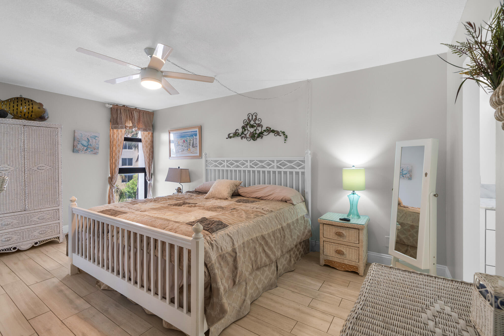 RENAISSANCE OF POMPANO BEACH III - Residential Lease