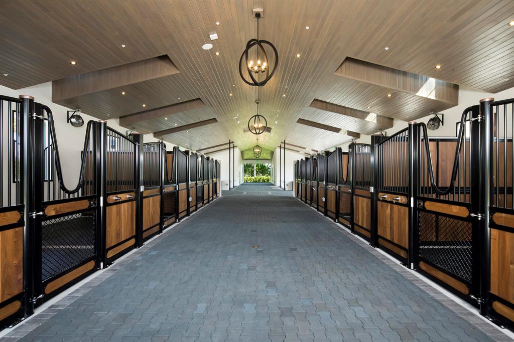 MALLET HILL OF WELLINGTON COUNTRYPLACE - Residential