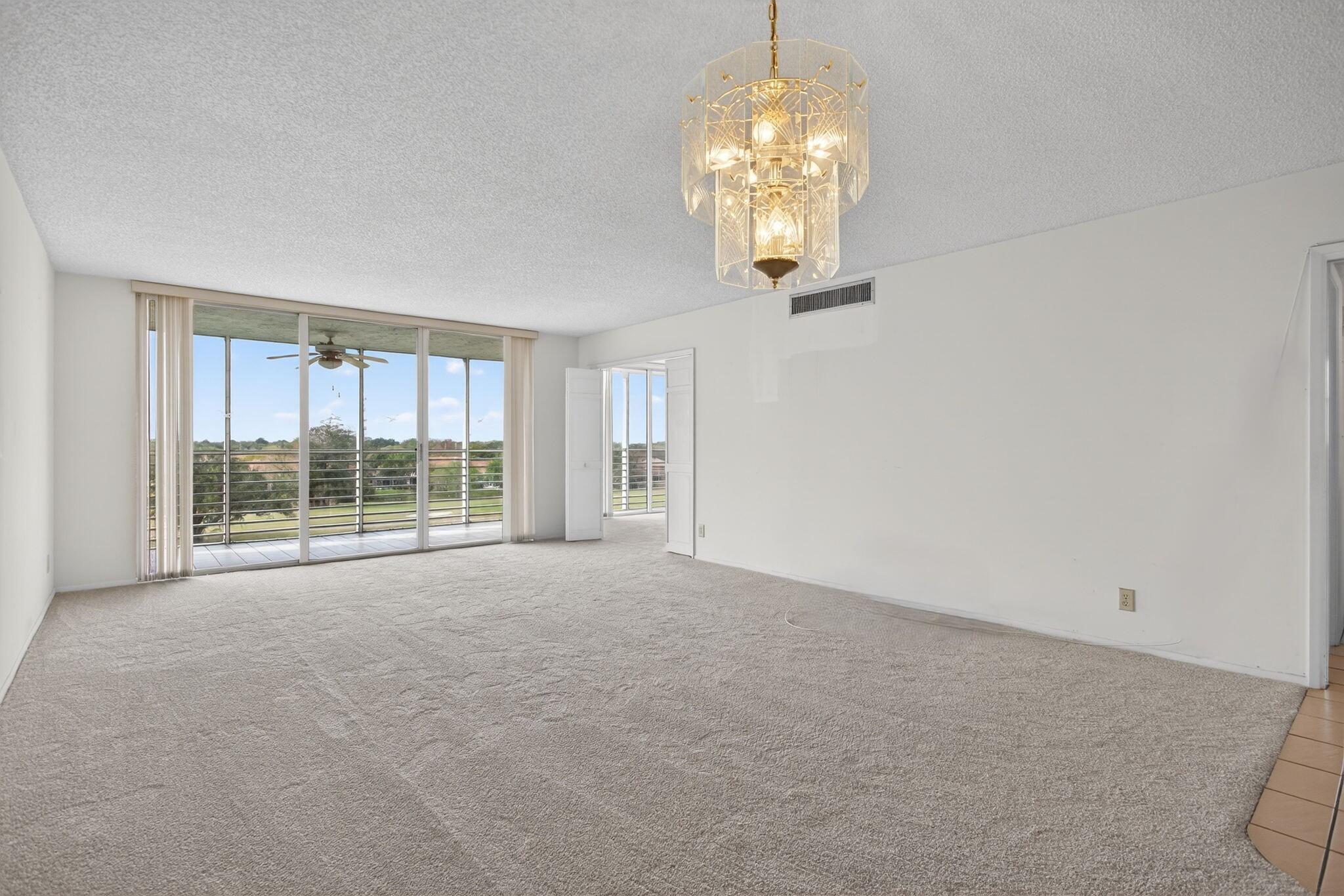 NO 114 PALM-AIRE COUNTRY CLUB - Residential