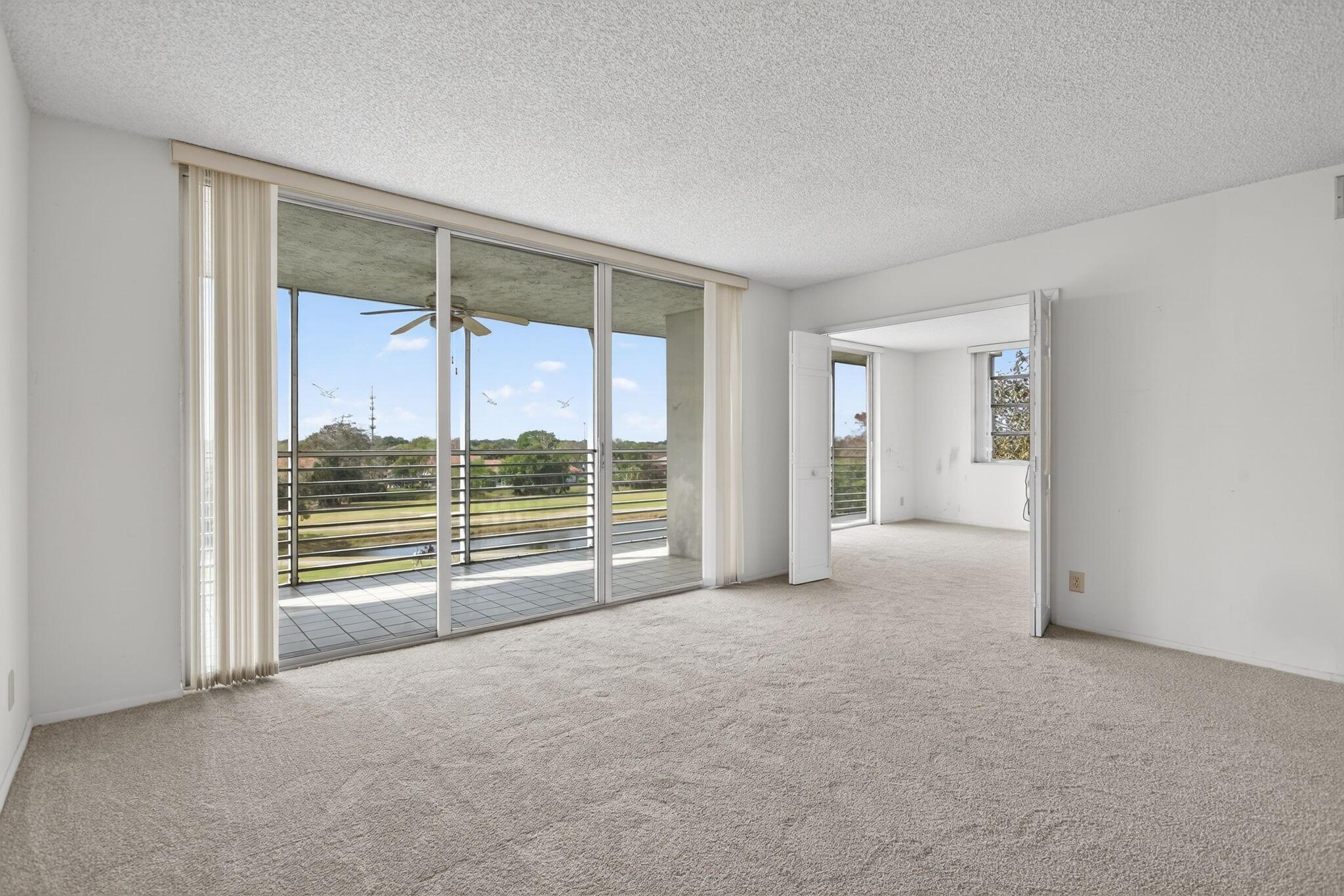 NO 114 PALM-AIRE COUNTRY CLUB - Residential