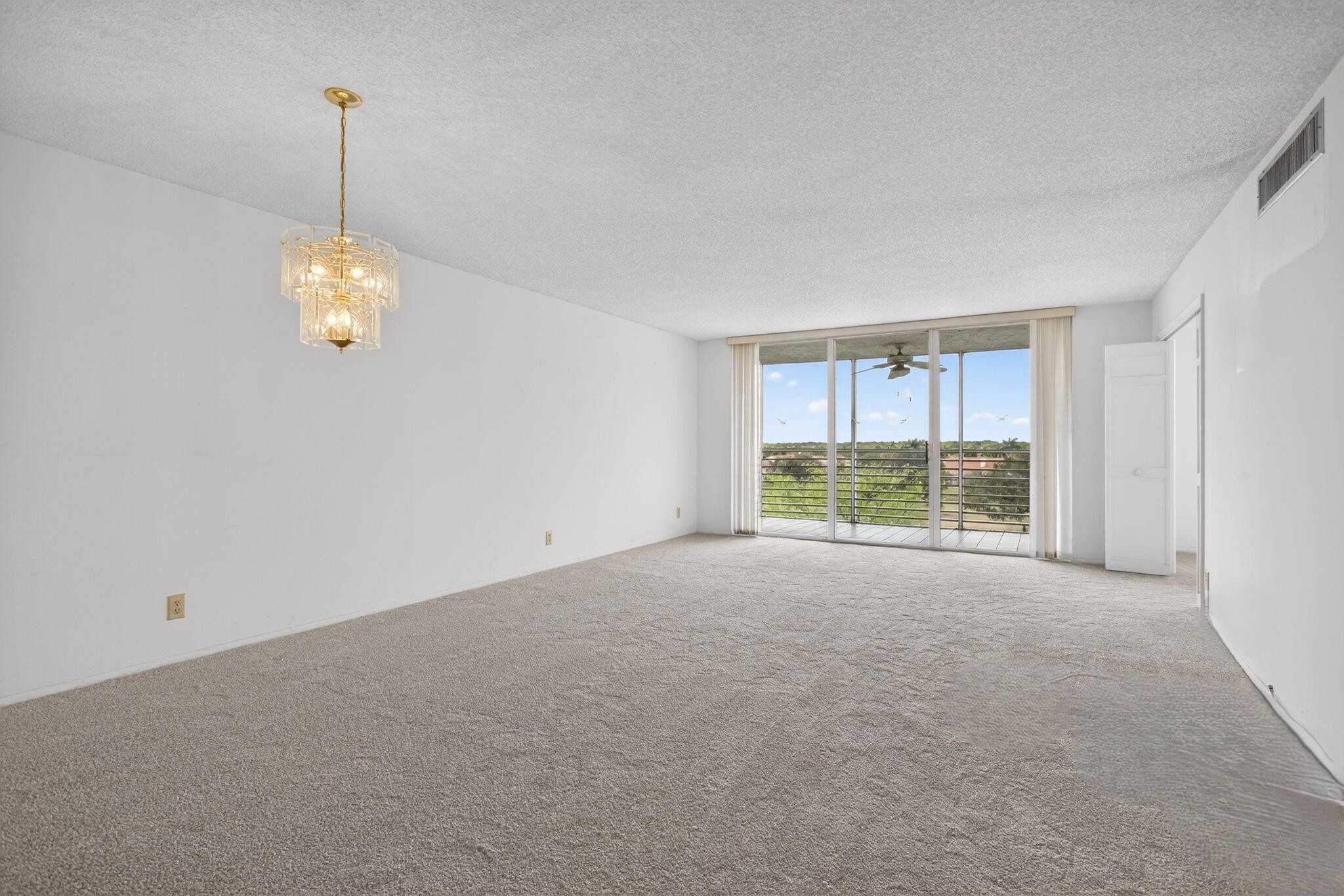 NO 114 PALM-AIRE COUNTRY CLUB - Residential