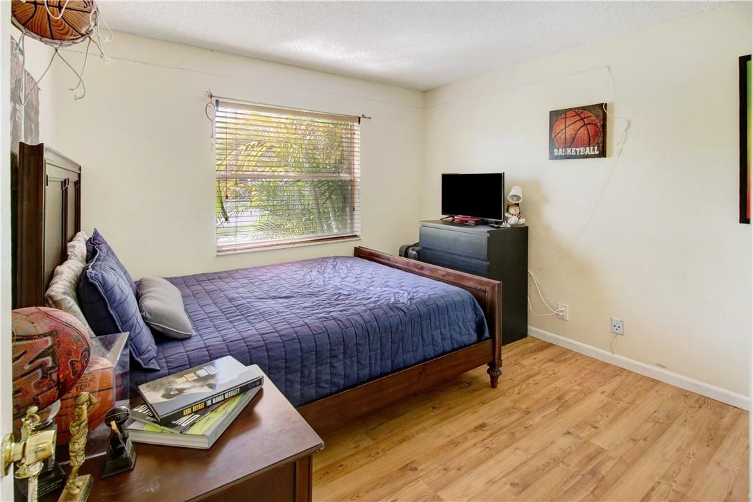Royal Gardens - Residential