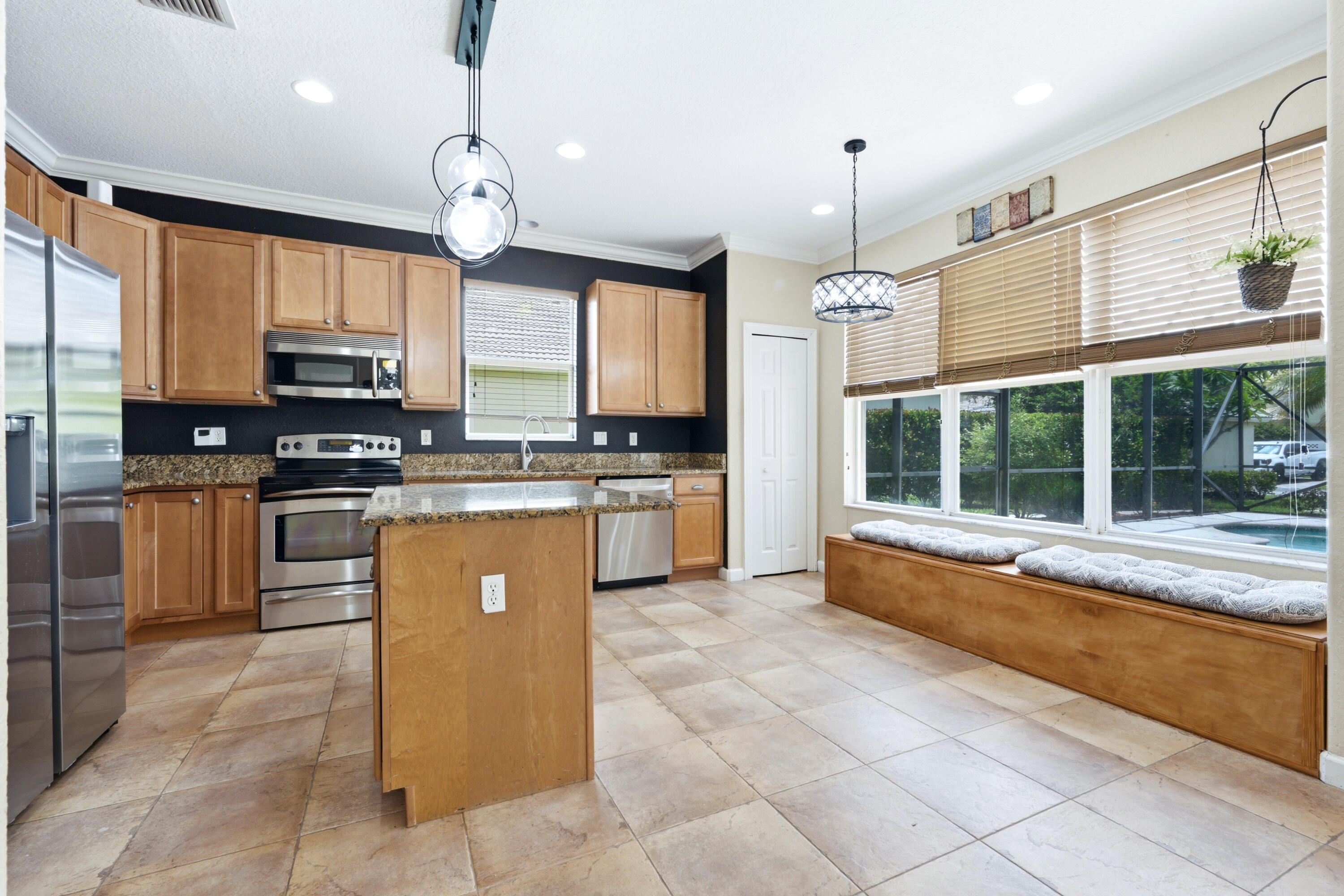 GABLES AT NORTHLAKE 1 - Residential
