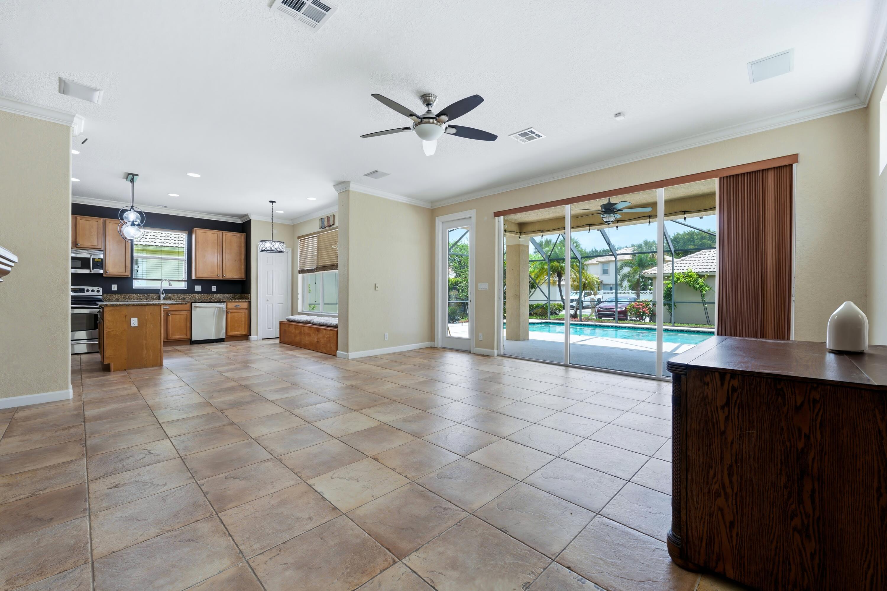 GABLES AT NORTHLAKE 1 - Residential