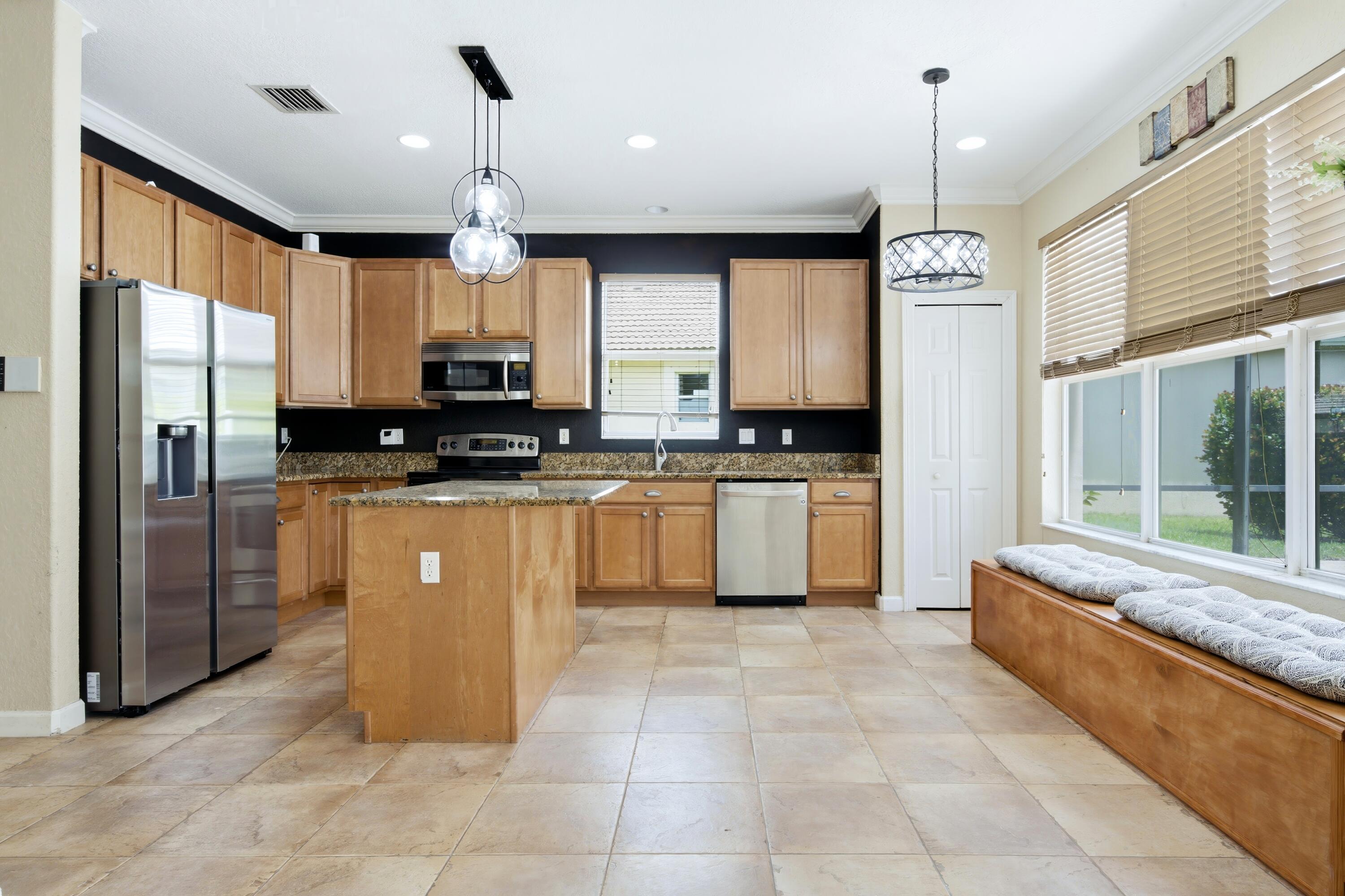 GABLES AT NORTHLAKE 1 - Residential
