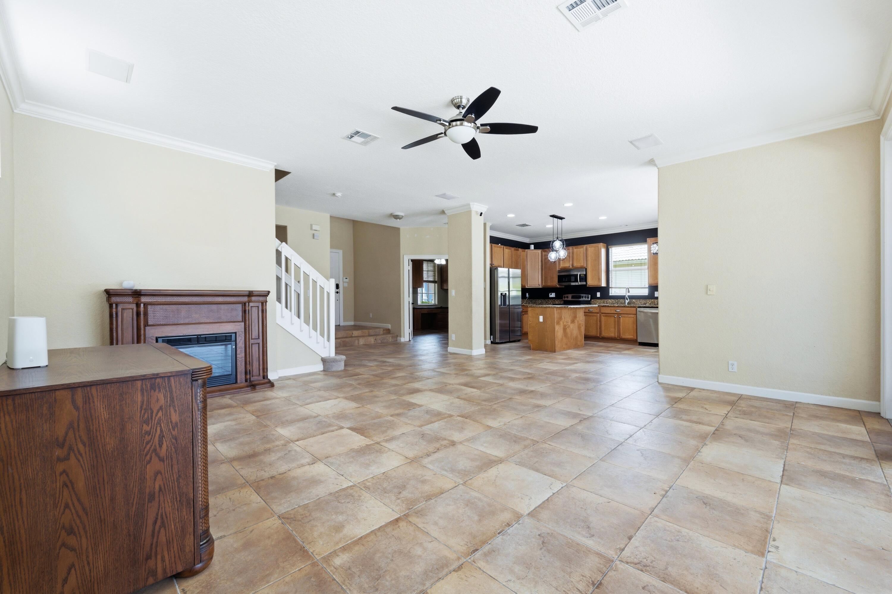 GABLES AT NORTHLAKE 1 - Residential