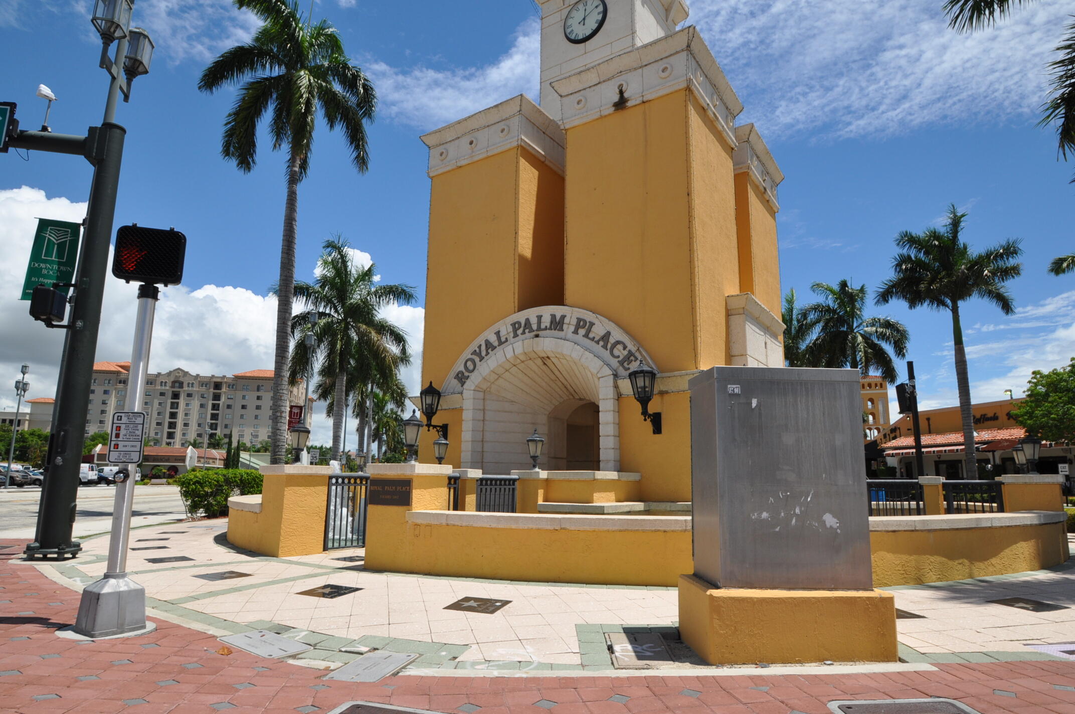 ROYAL PALM YACHT & COUNTRY CLUB - Residential