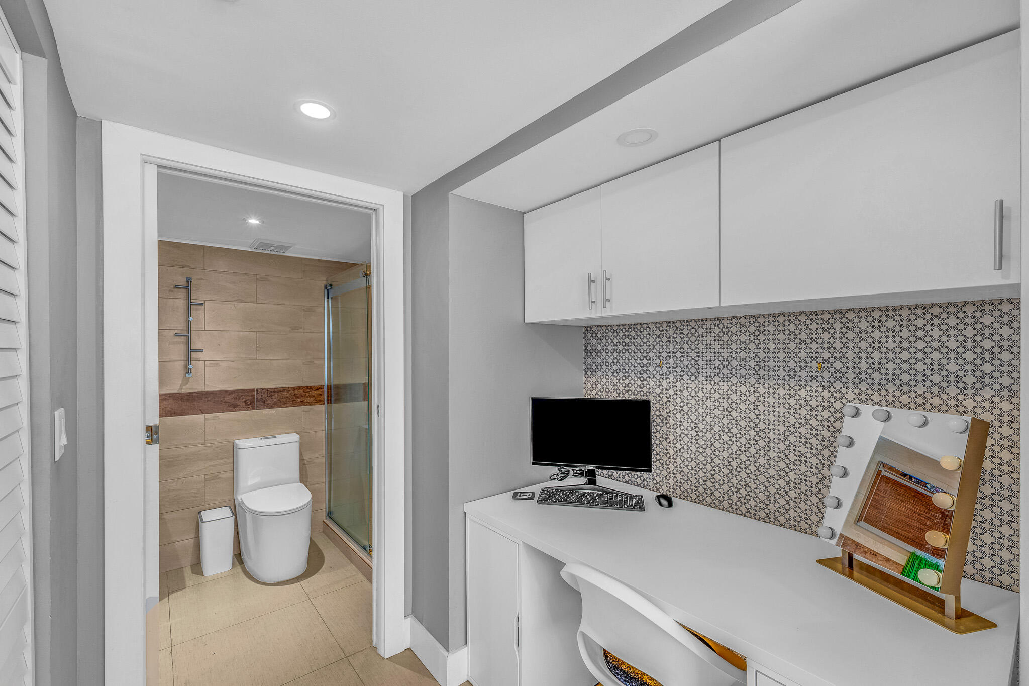 THE GRANDVIEW PALACE CONDO - Residential Lease
