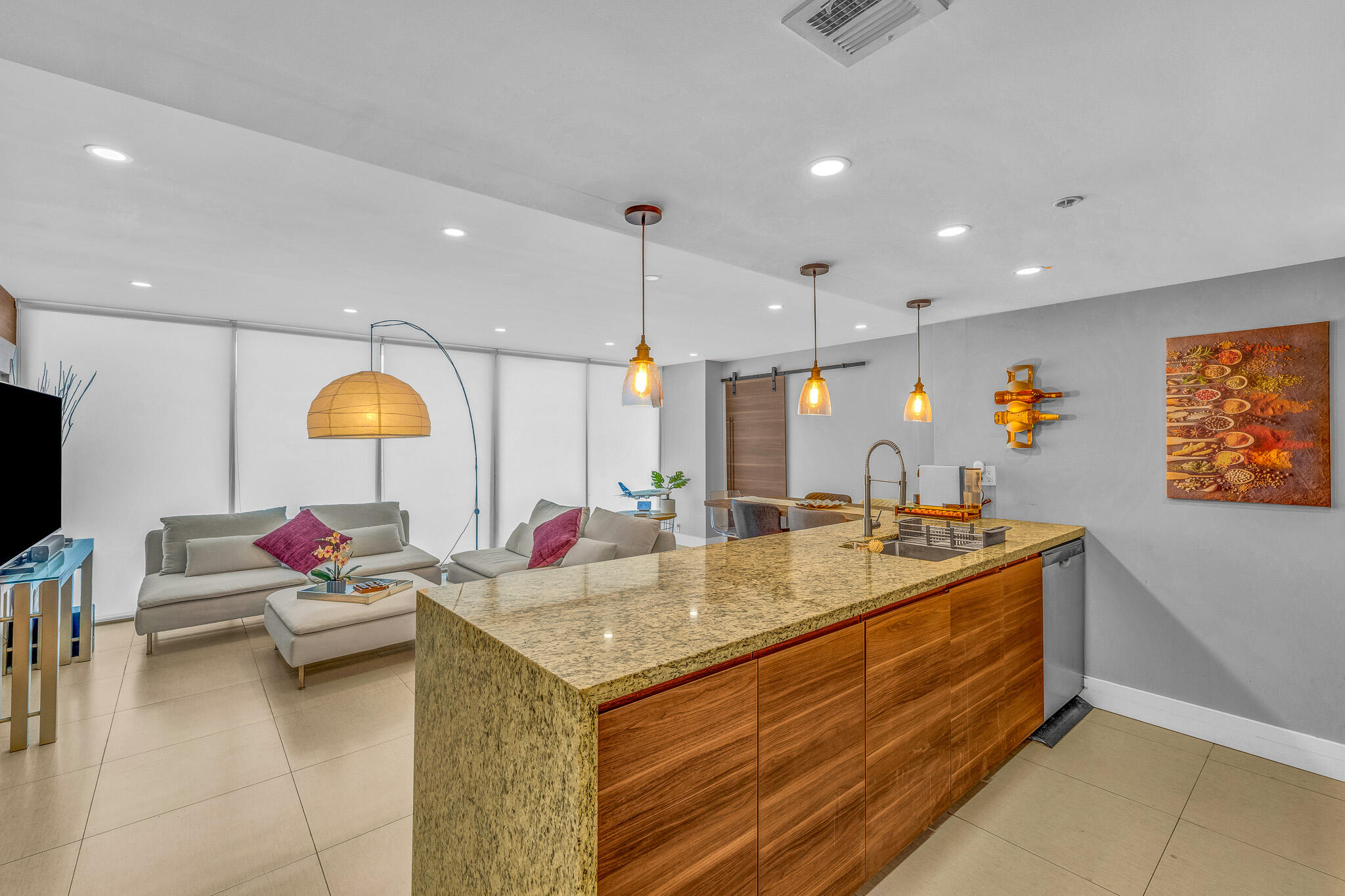 THE GRANDVIEW PALACE CONDO - Residential Lease