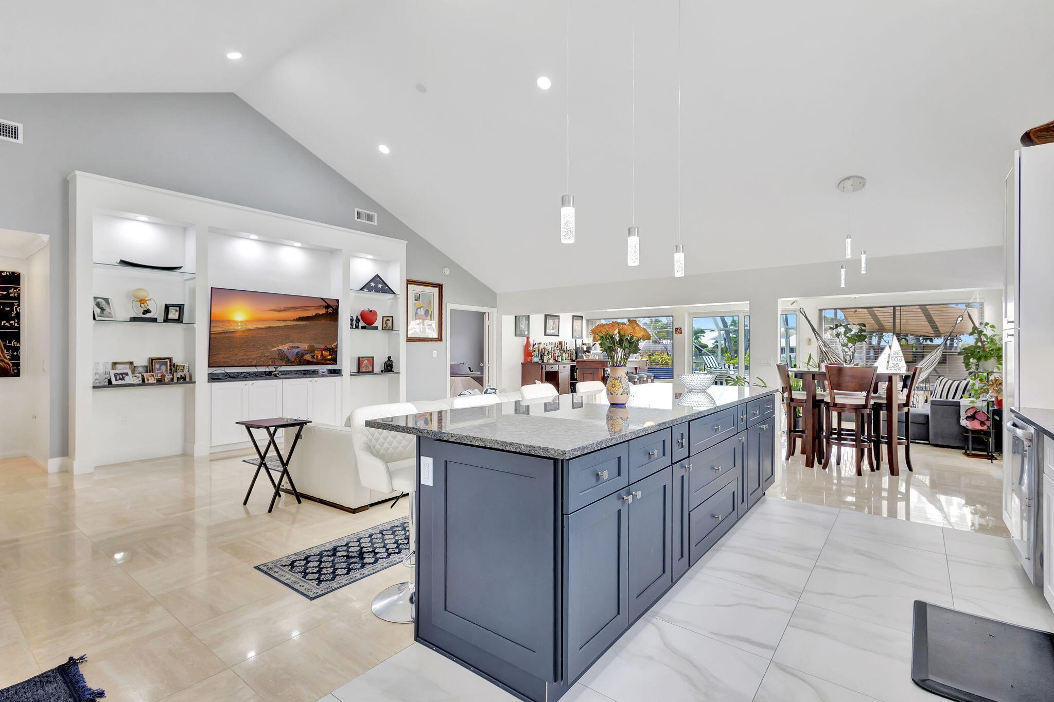 SARATOGA BAY - Residential