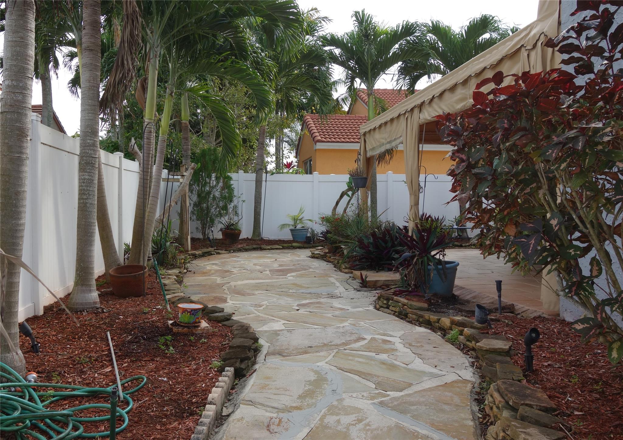 Lake Pointe Estates - Residential