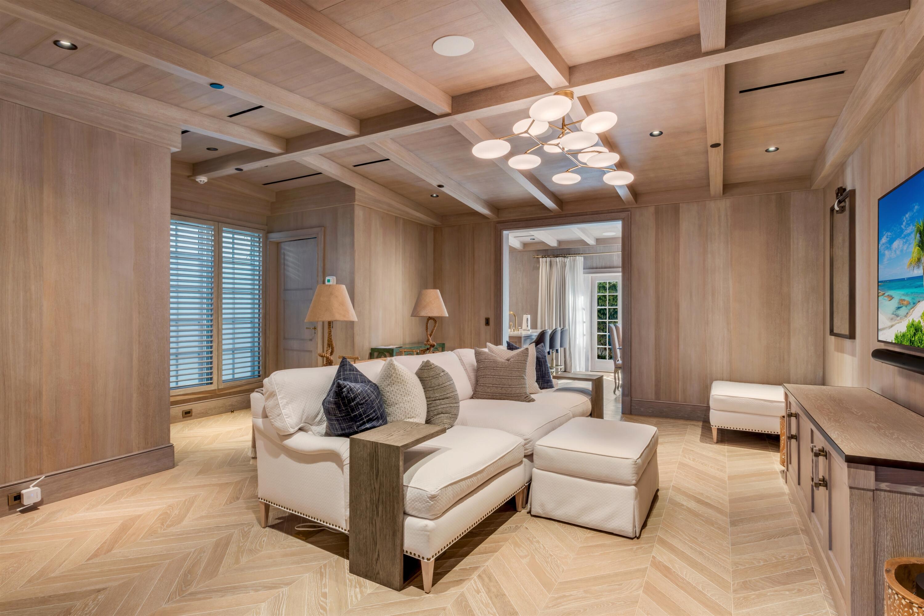 PHIPPS PLAZA - Residential