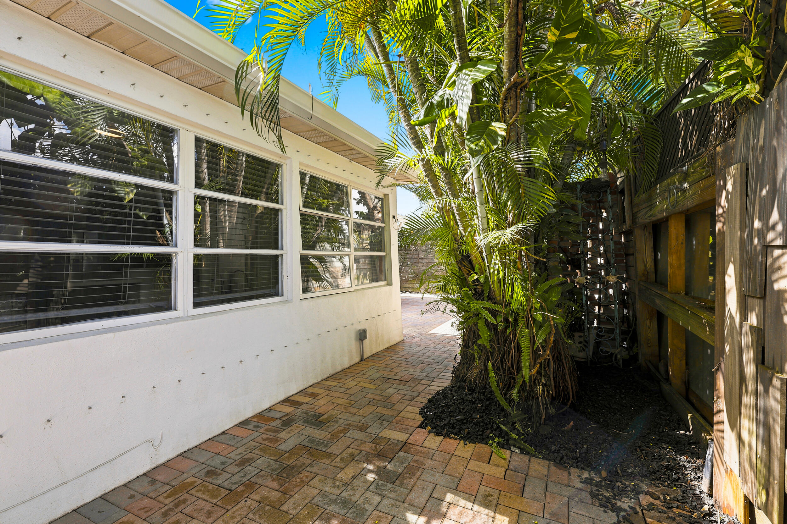 TAMARAC LAKES - Residential
