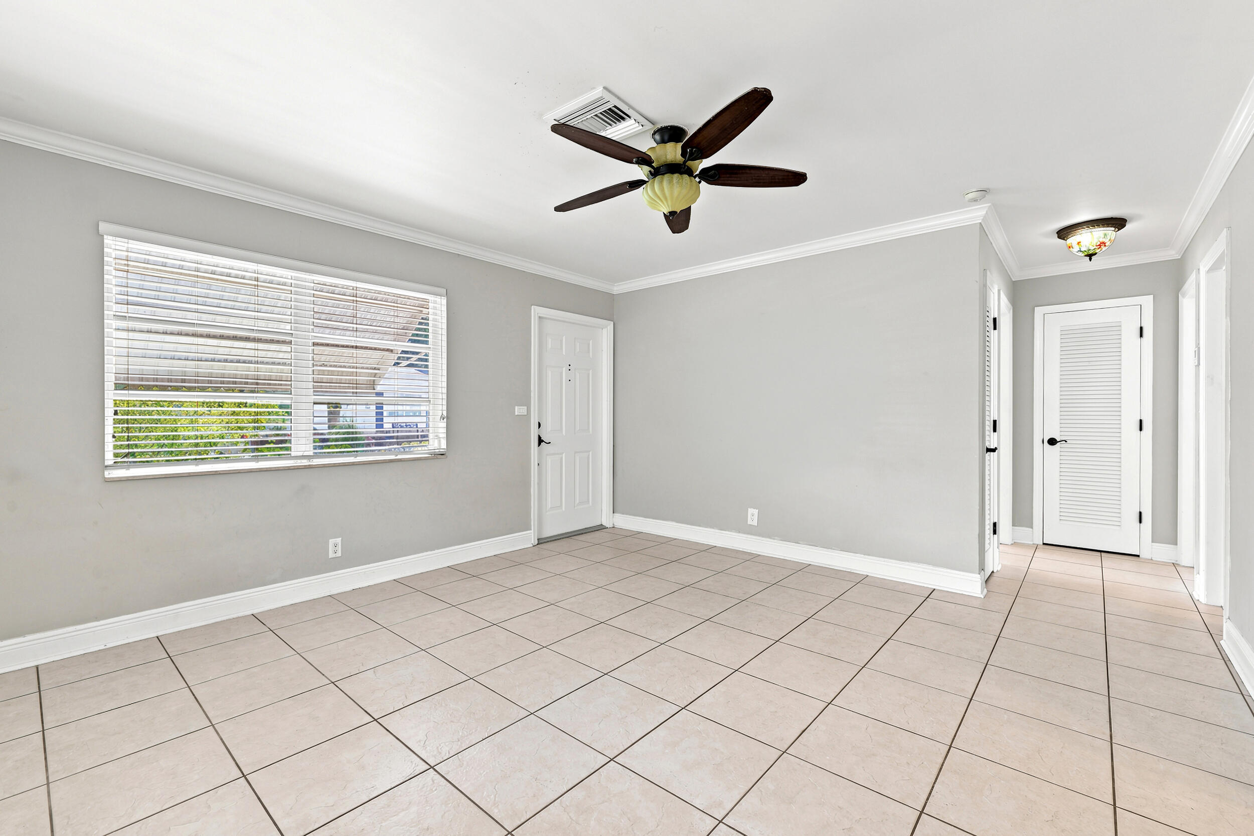 TAMARAC LAKES - Residential