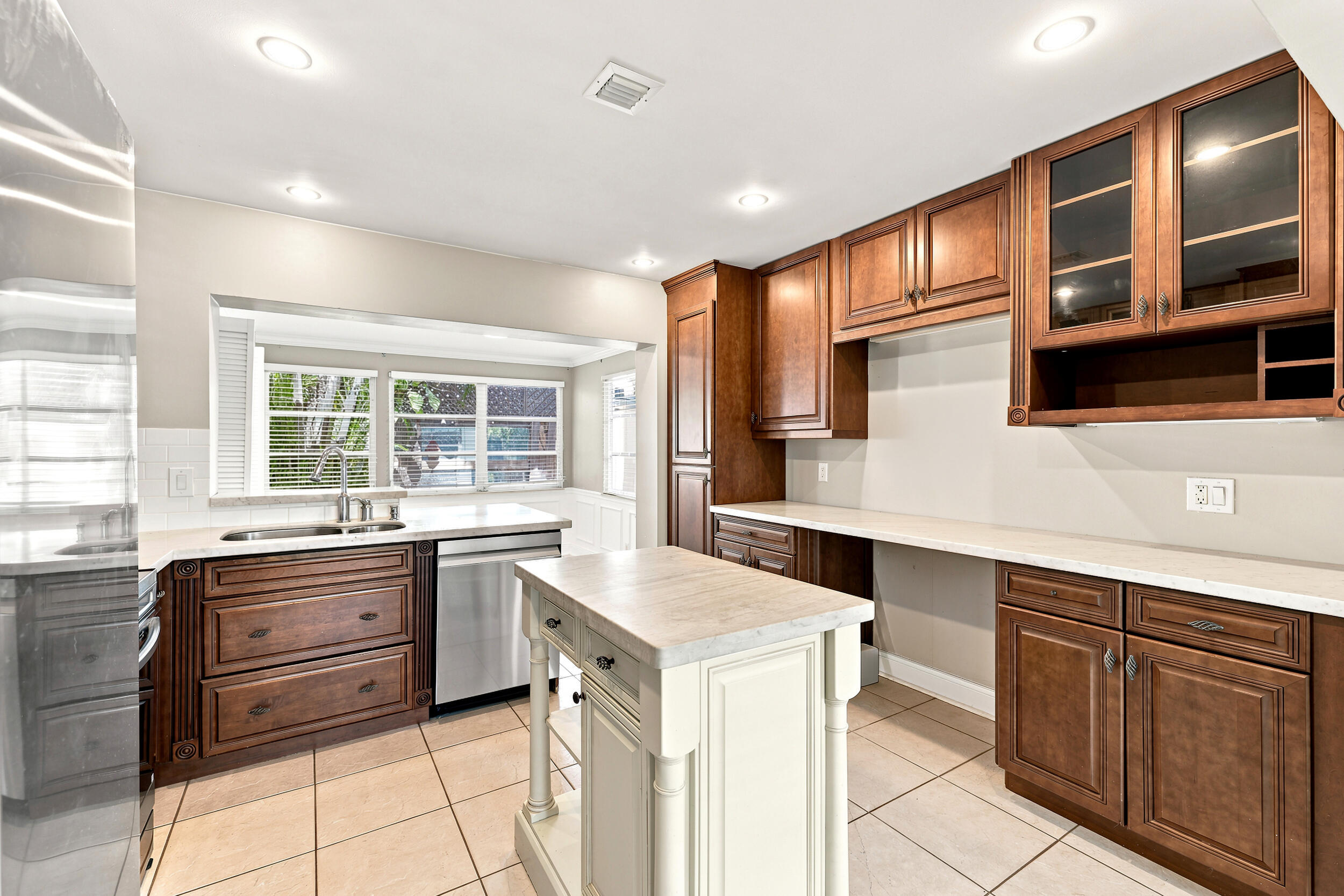 TAMARAC LAKES - Residential