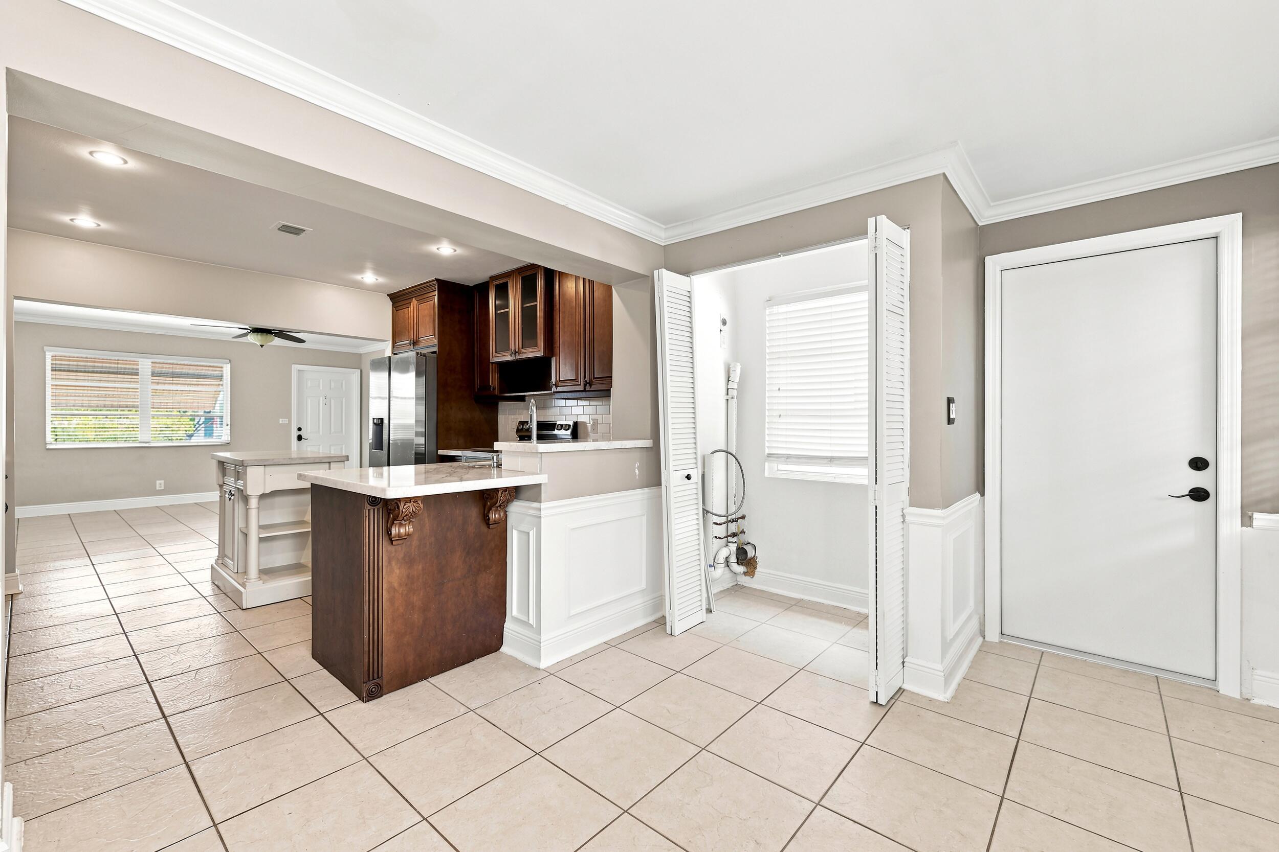 TAMARAC LAKES - Residential