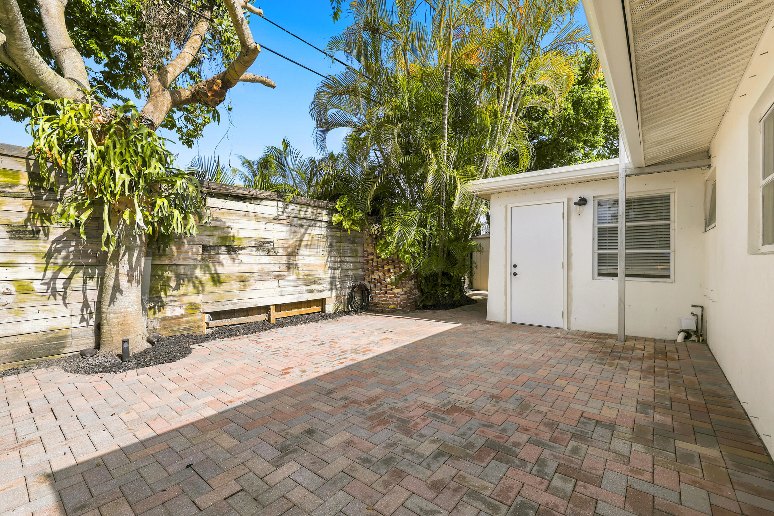 TAMARAC LAKES - Residential