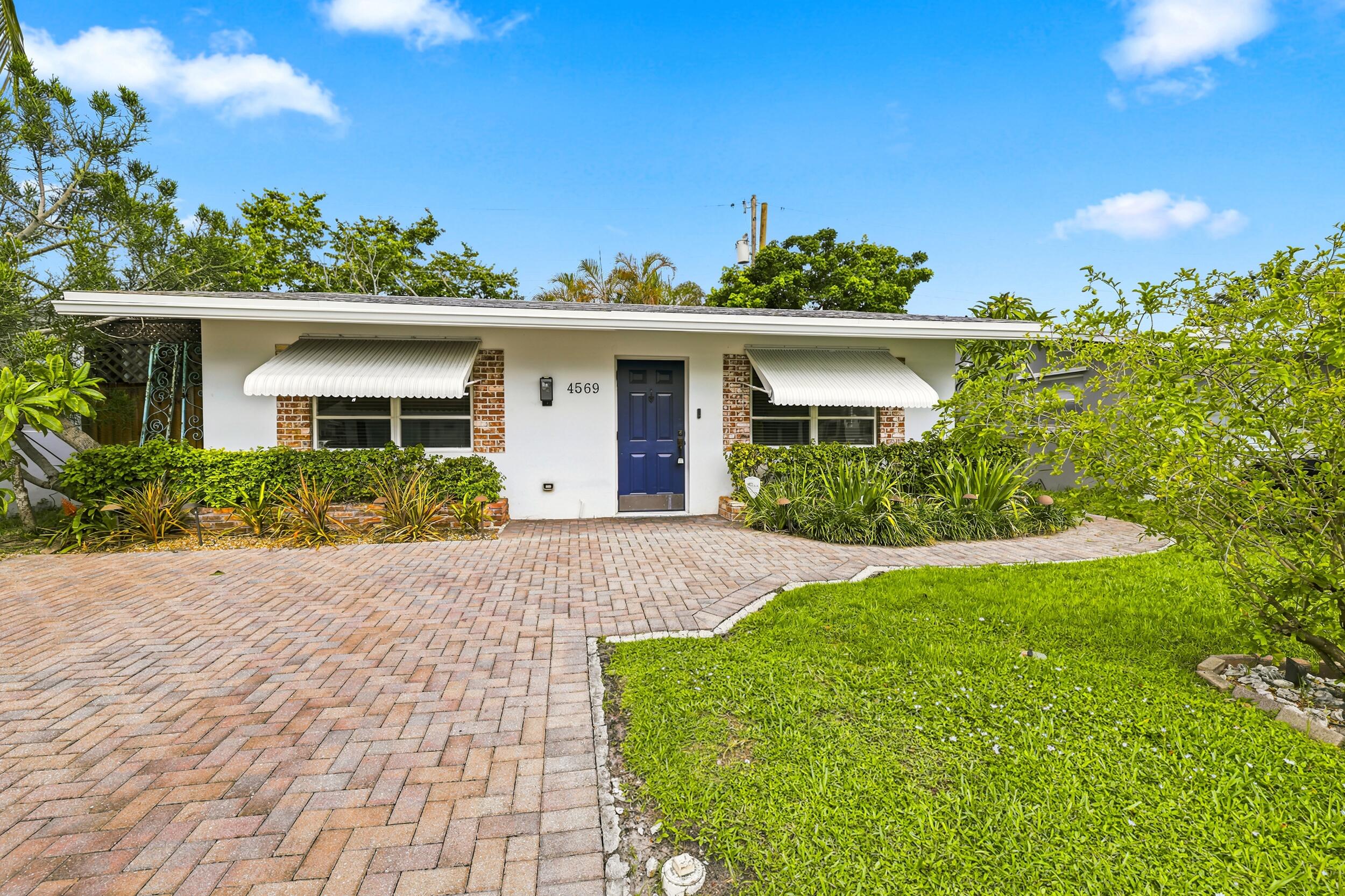 TAMARAC LAKES - Residential