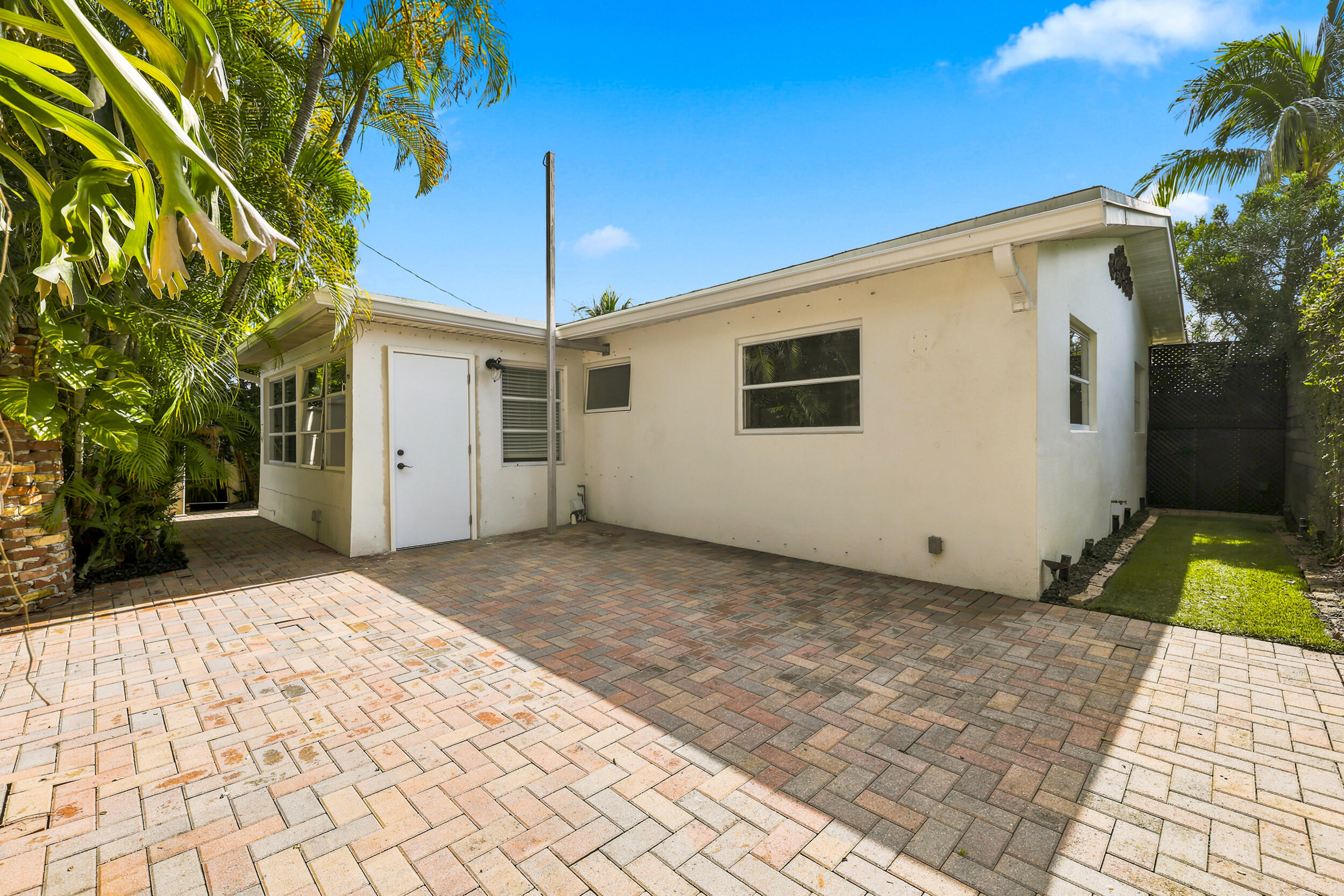 TAMARAC LAKES - Residential