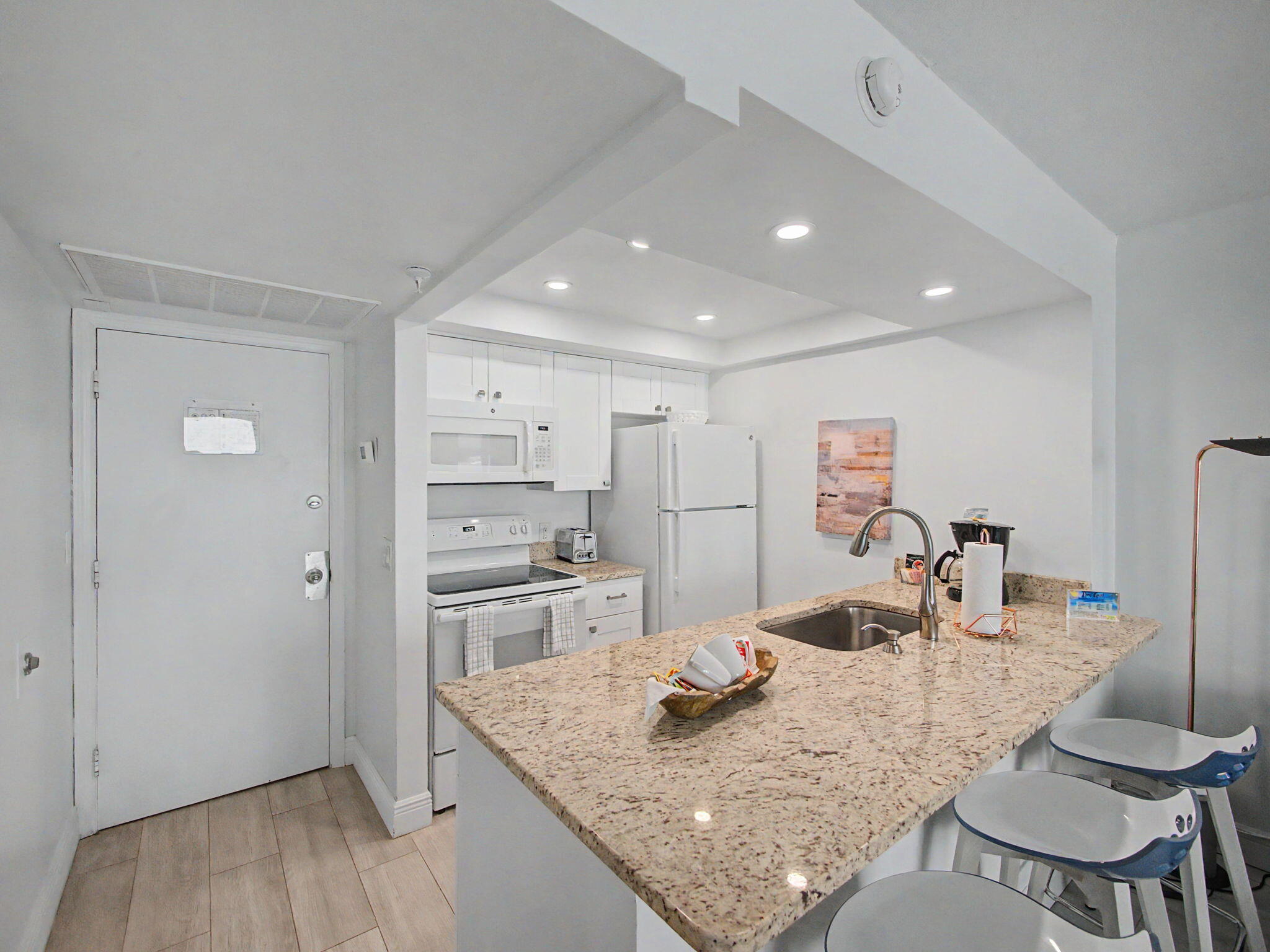 ISLAND BEACH CLUB, A CONDOMINIUM - Residential