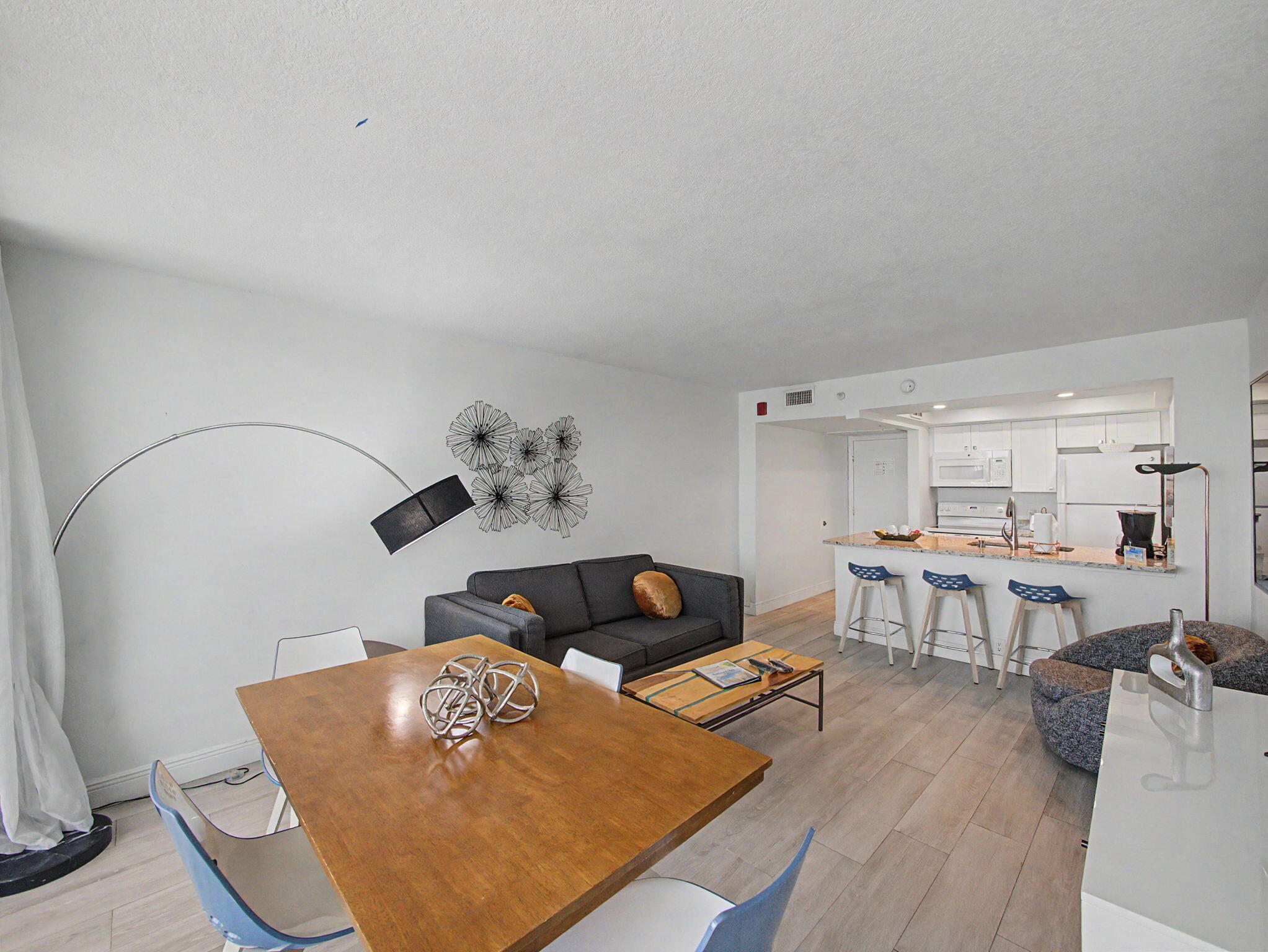 ISLAND BEACH CLUB, A CONDOMINIUM - Residential