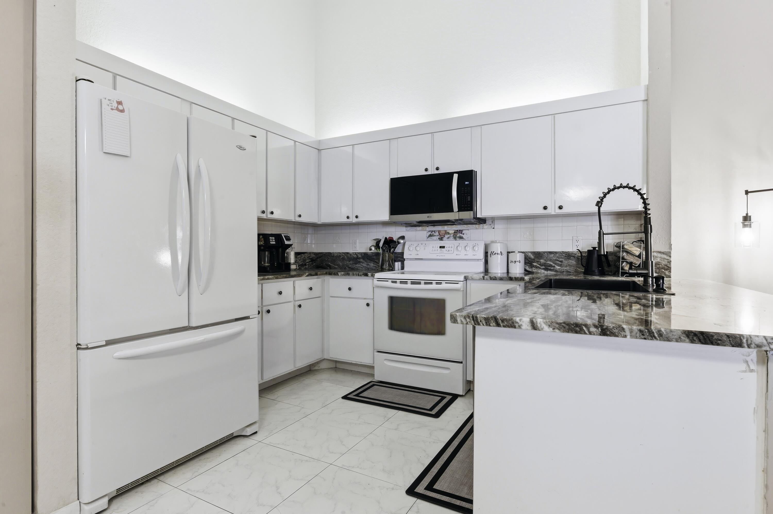 WESTCHESTER TOWNHOUSES - Residential