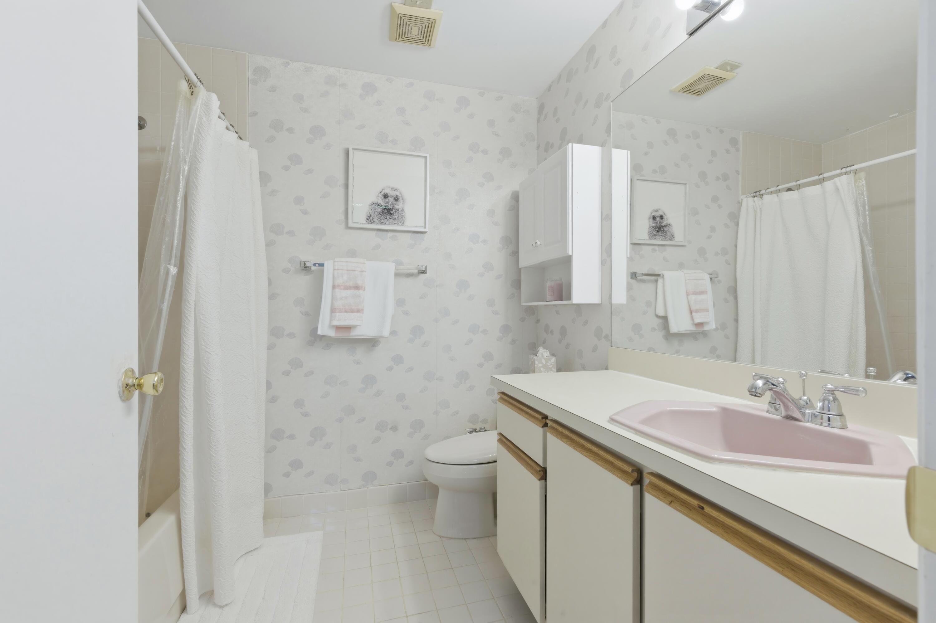WESTCHESTER TOWNHOUSES - Residential