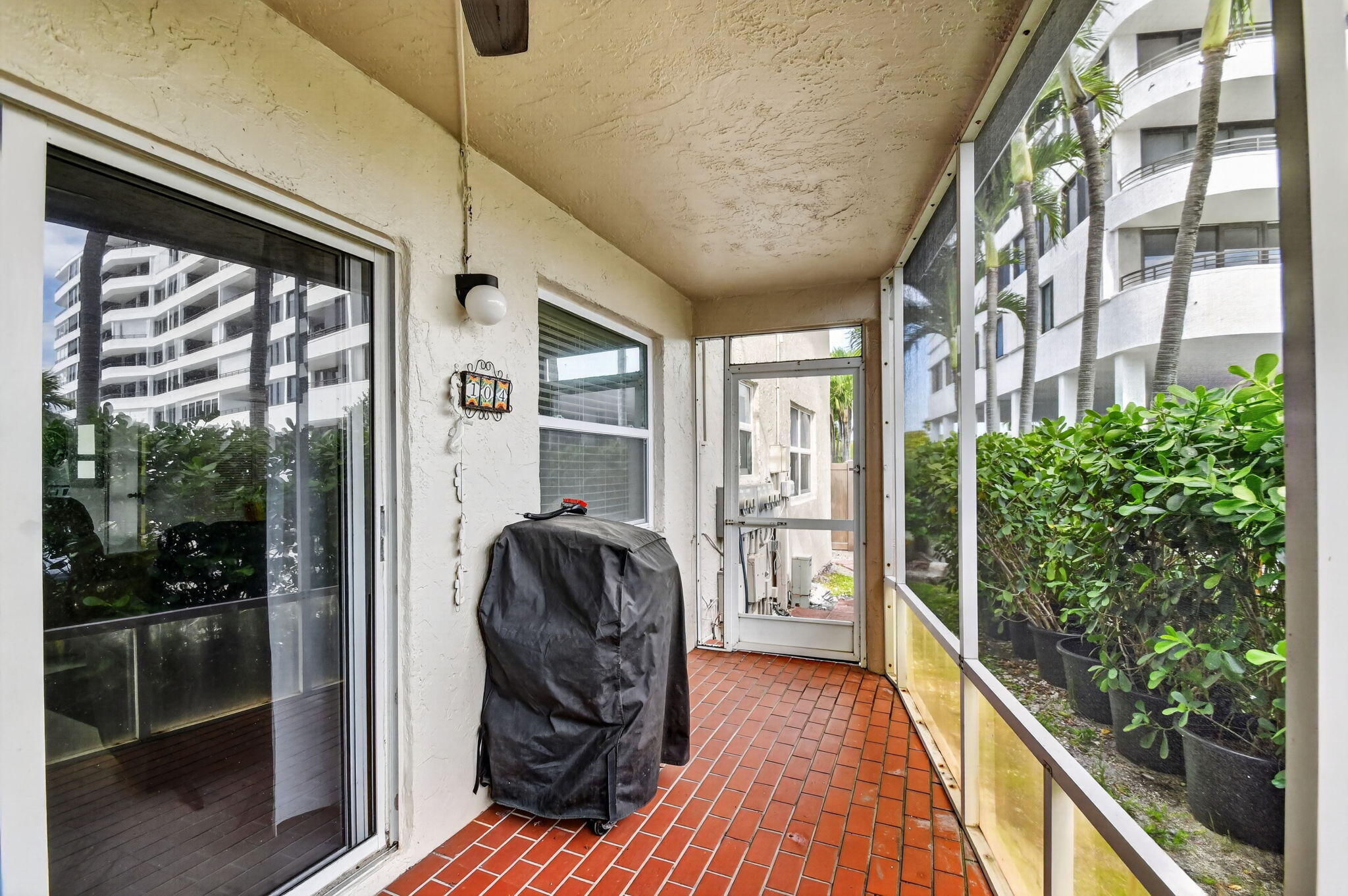 BARBICAN CONDO - Residential