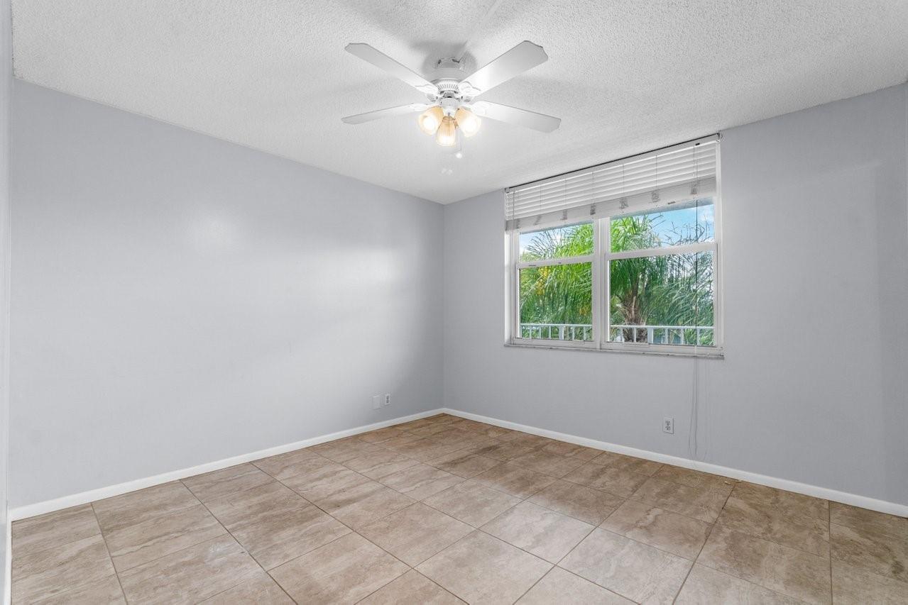 PALM SPRINGS II - Residential