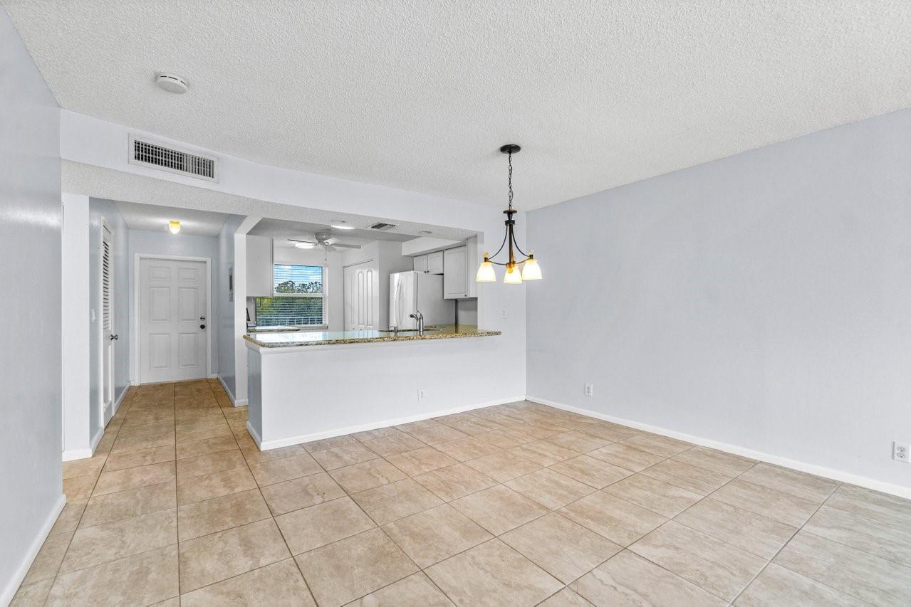 PALM SPRINGS II - Residential