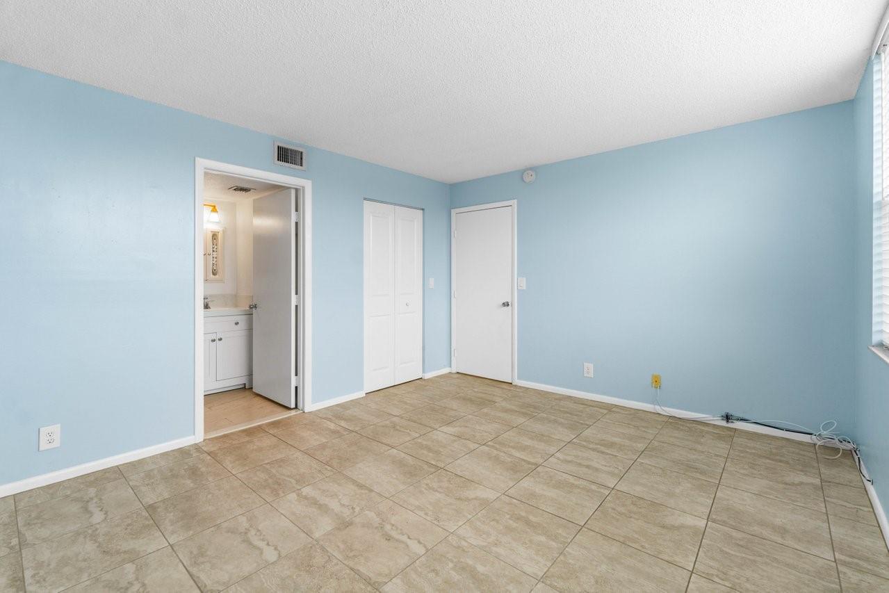 PALM SPRINGS II - Residential