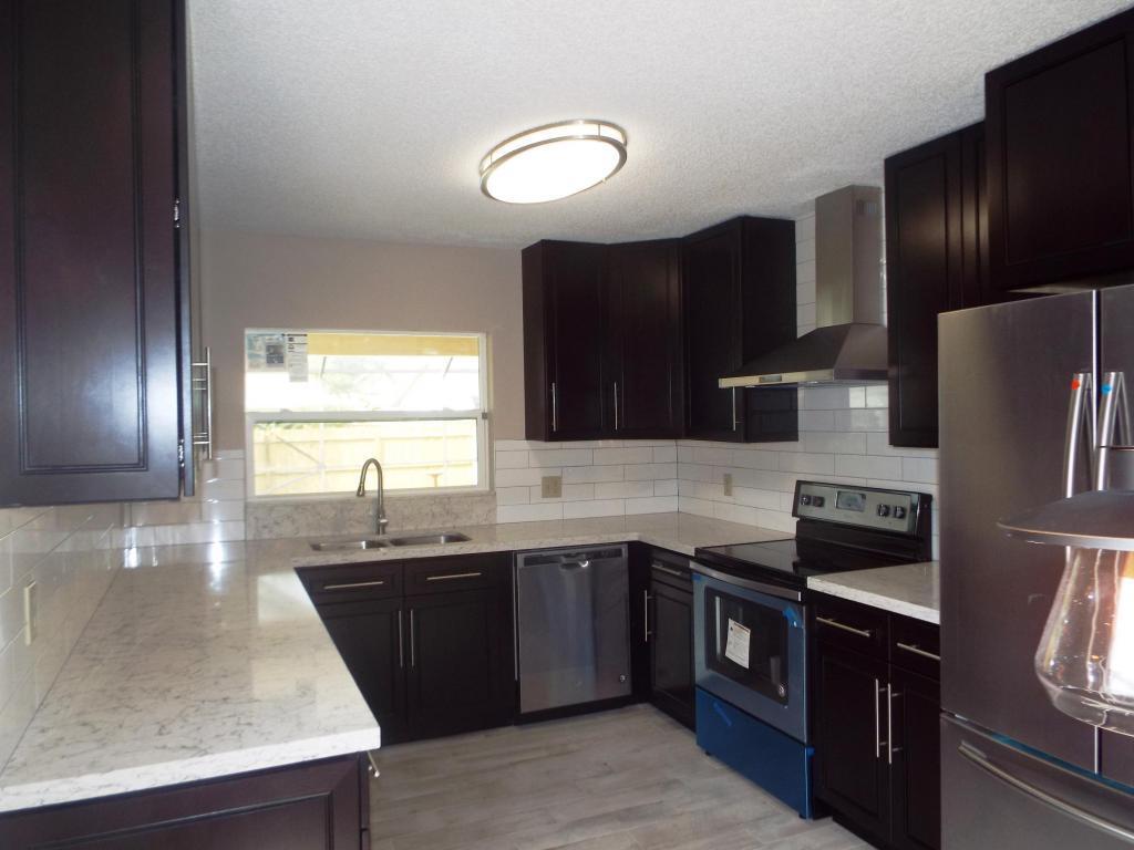 EASTWOOD OF WELLINGTON 2 - Residential Lease