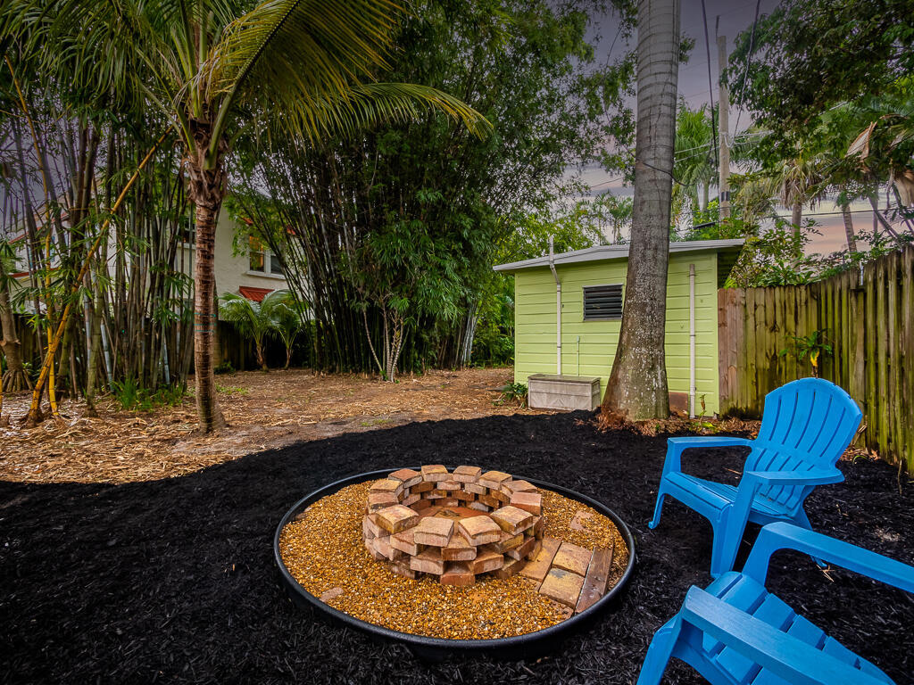 LAKE WORTH TOWN OF - Residential