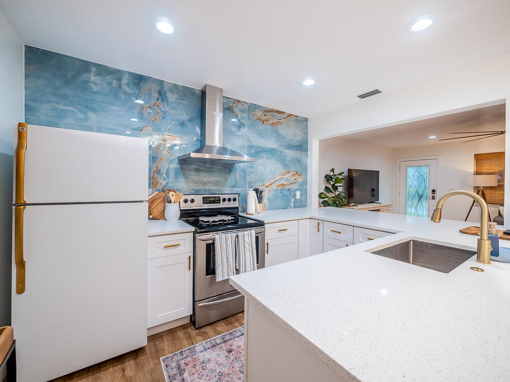 LAKE WORTH TOWN OF - Residential
