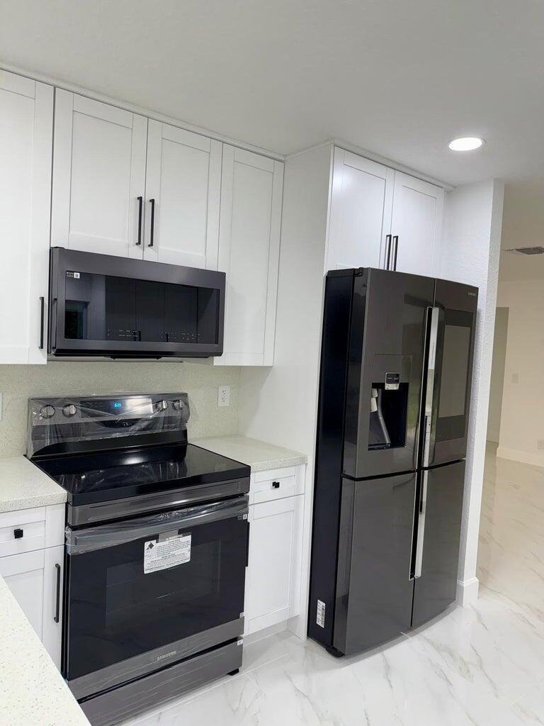 LOXAHATCHEE GROVES - Residential