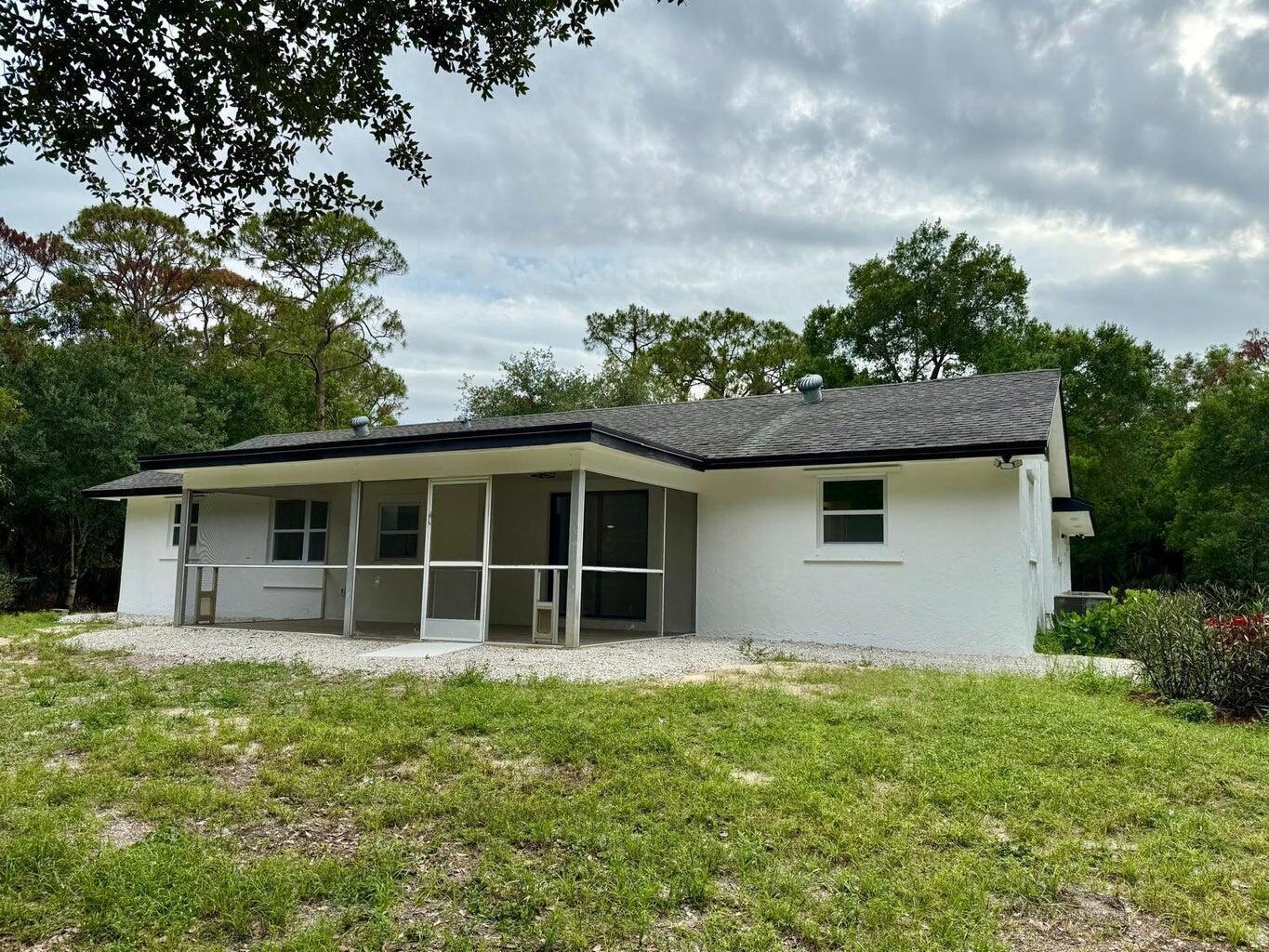 LOXAHATCHEE GROVES - Residential