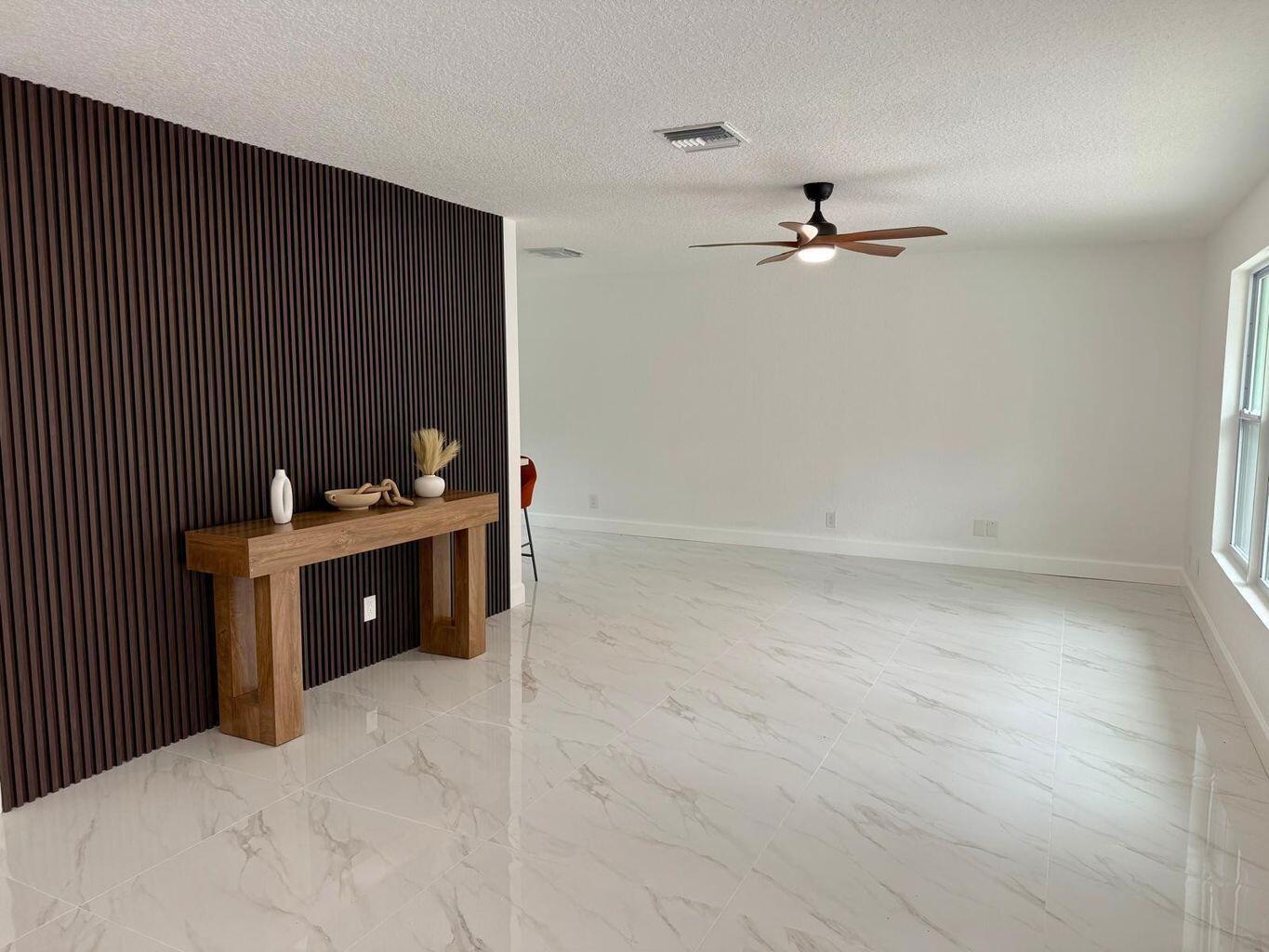 LOXAHATCHEE GROVES - Residential