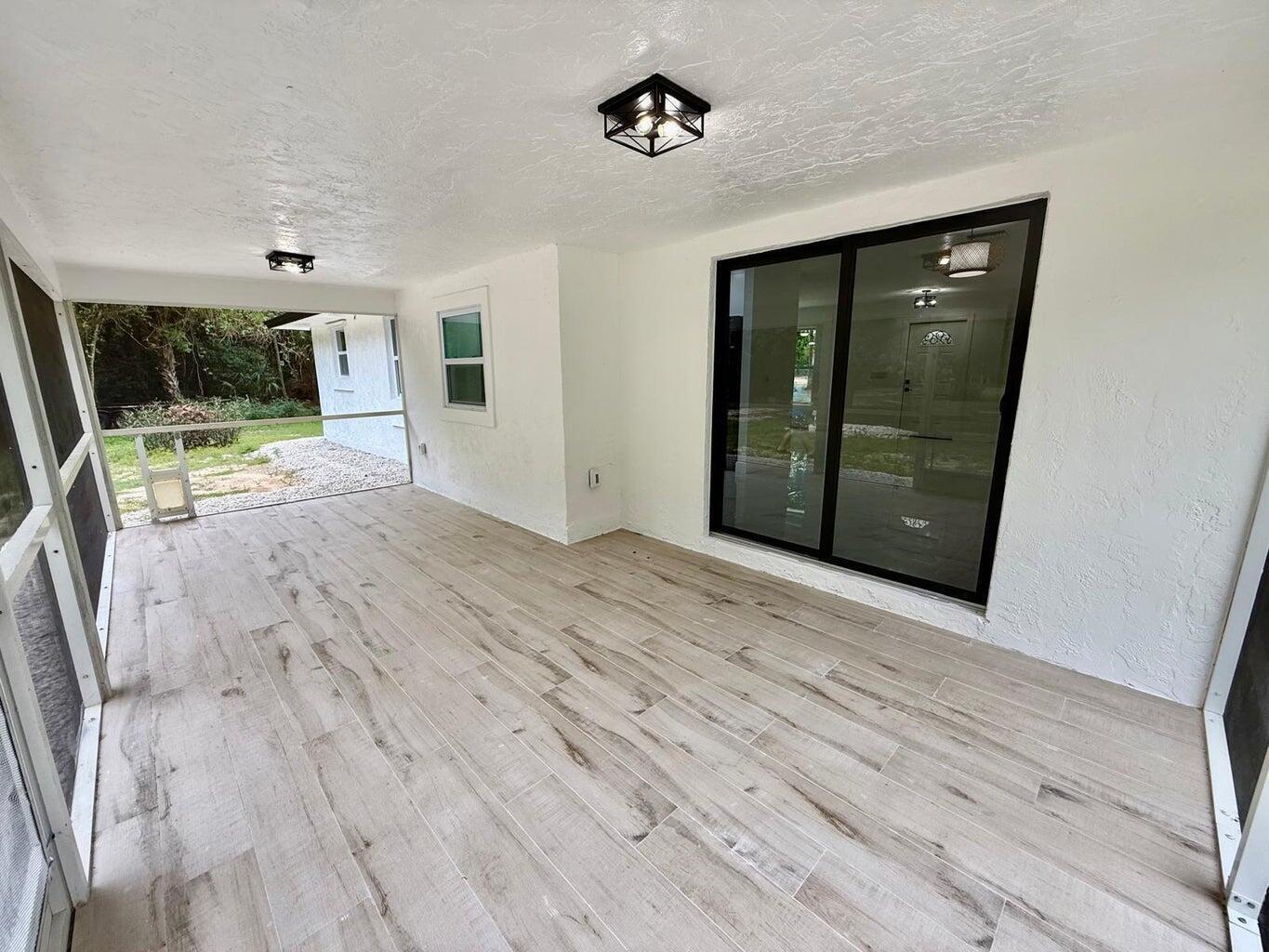LOXAHATCHEE GROVES - Residential
