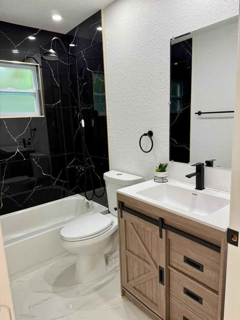 LOXAHATCHEE GROVES - Residential