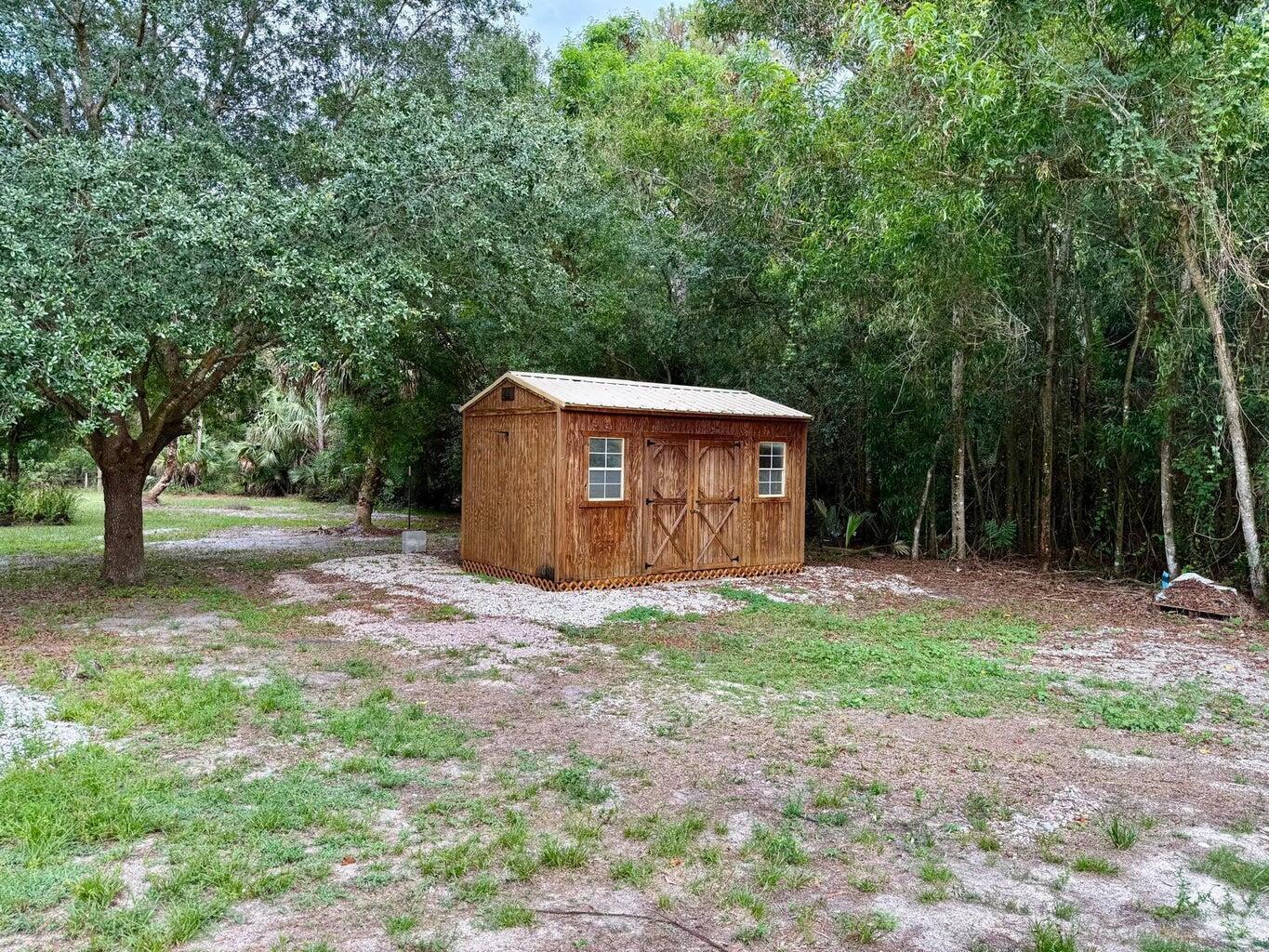 LOXAHATCHEE GROVES - Residential