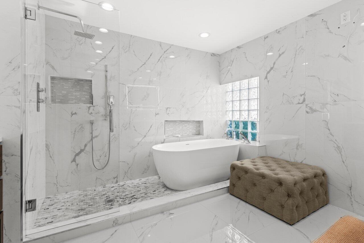 CORAL KEY VILLAS 2ND SEC - Residential