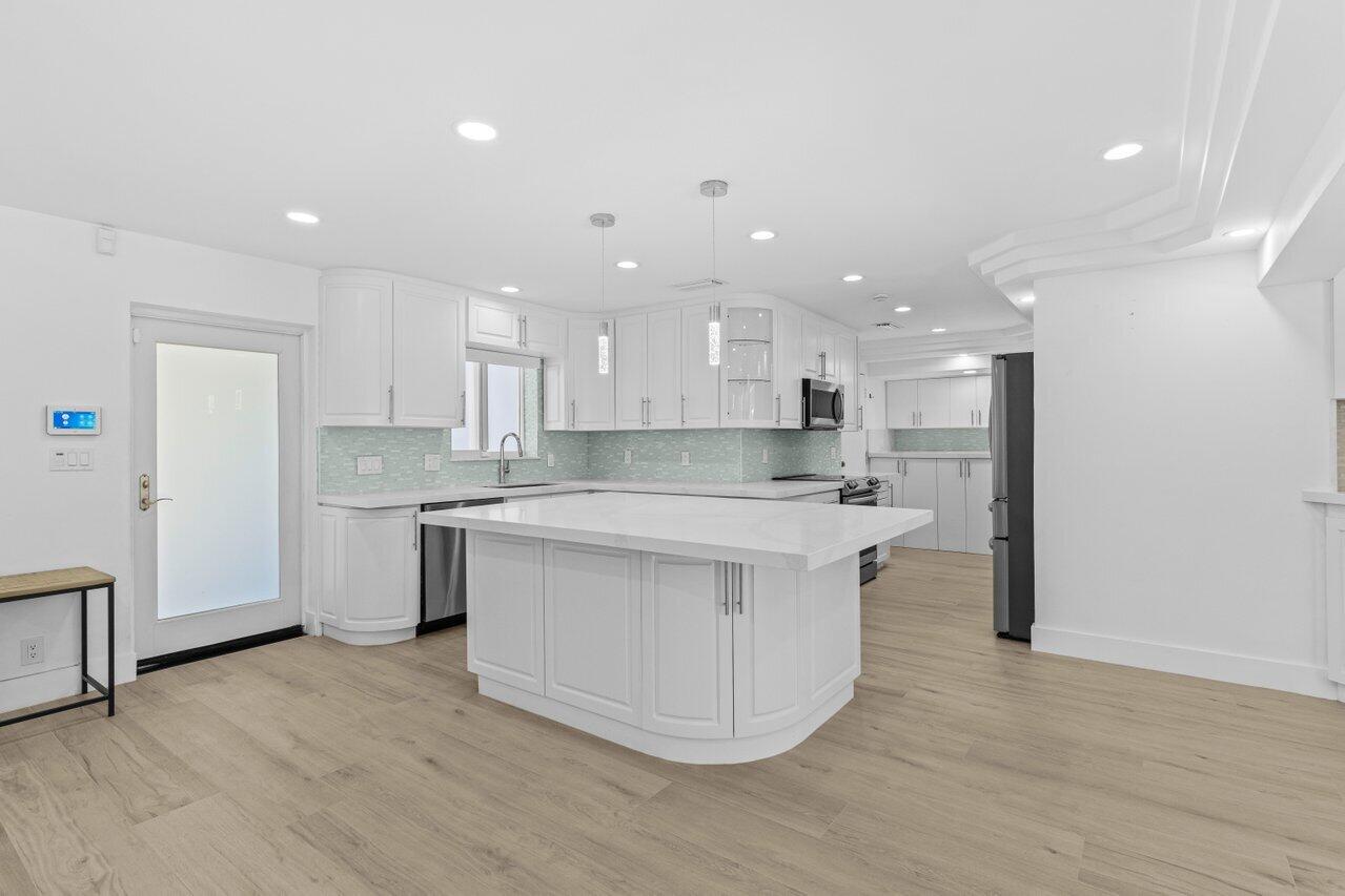 CORAL KEY VILLAS 2ND SEC - Residential